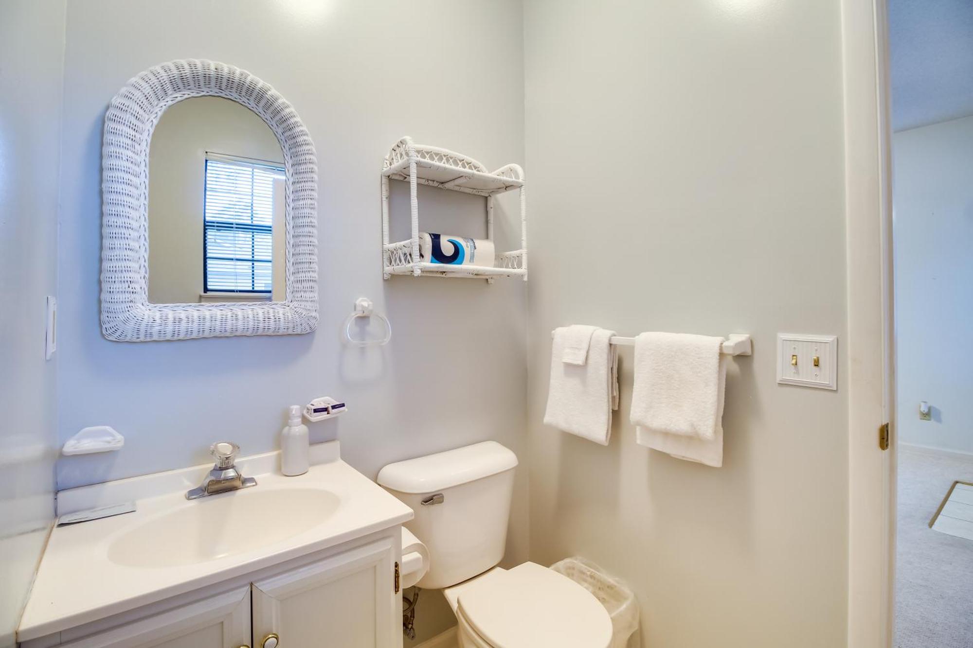 Cozy Studio About 10 Mi To Tybee Island! Savannah