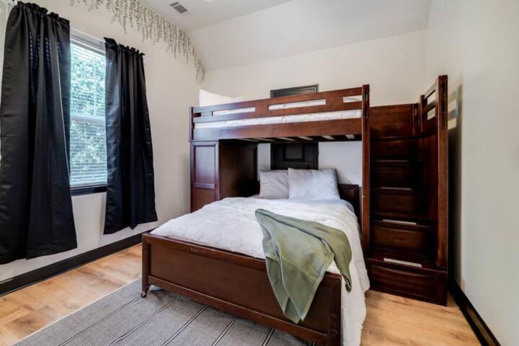 Holiday home Tupelo Two Story - Near Savannah, I95, And Airport *