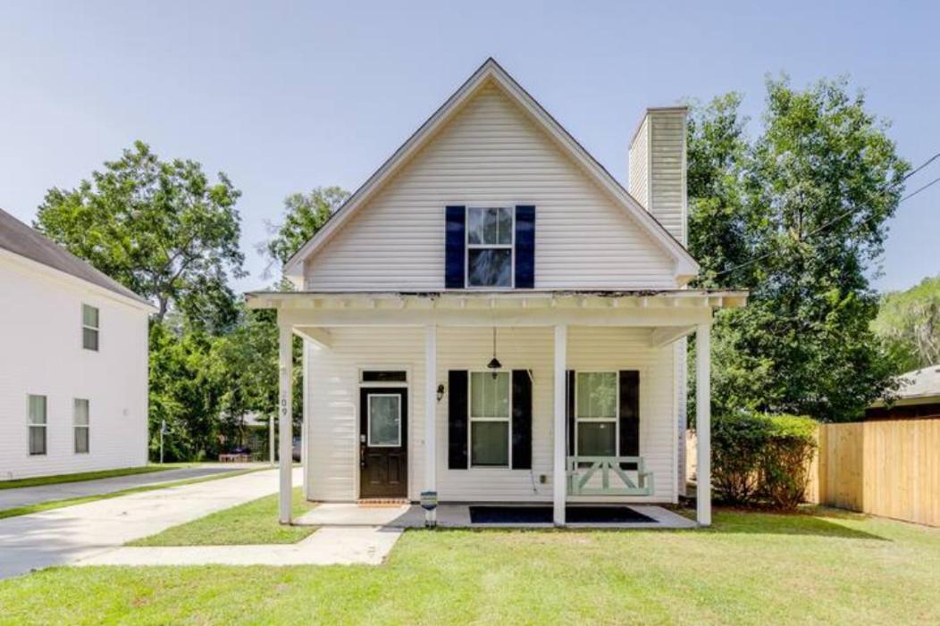Holiday home Tupelo Two Story - Near Savannah, I95, And Airport