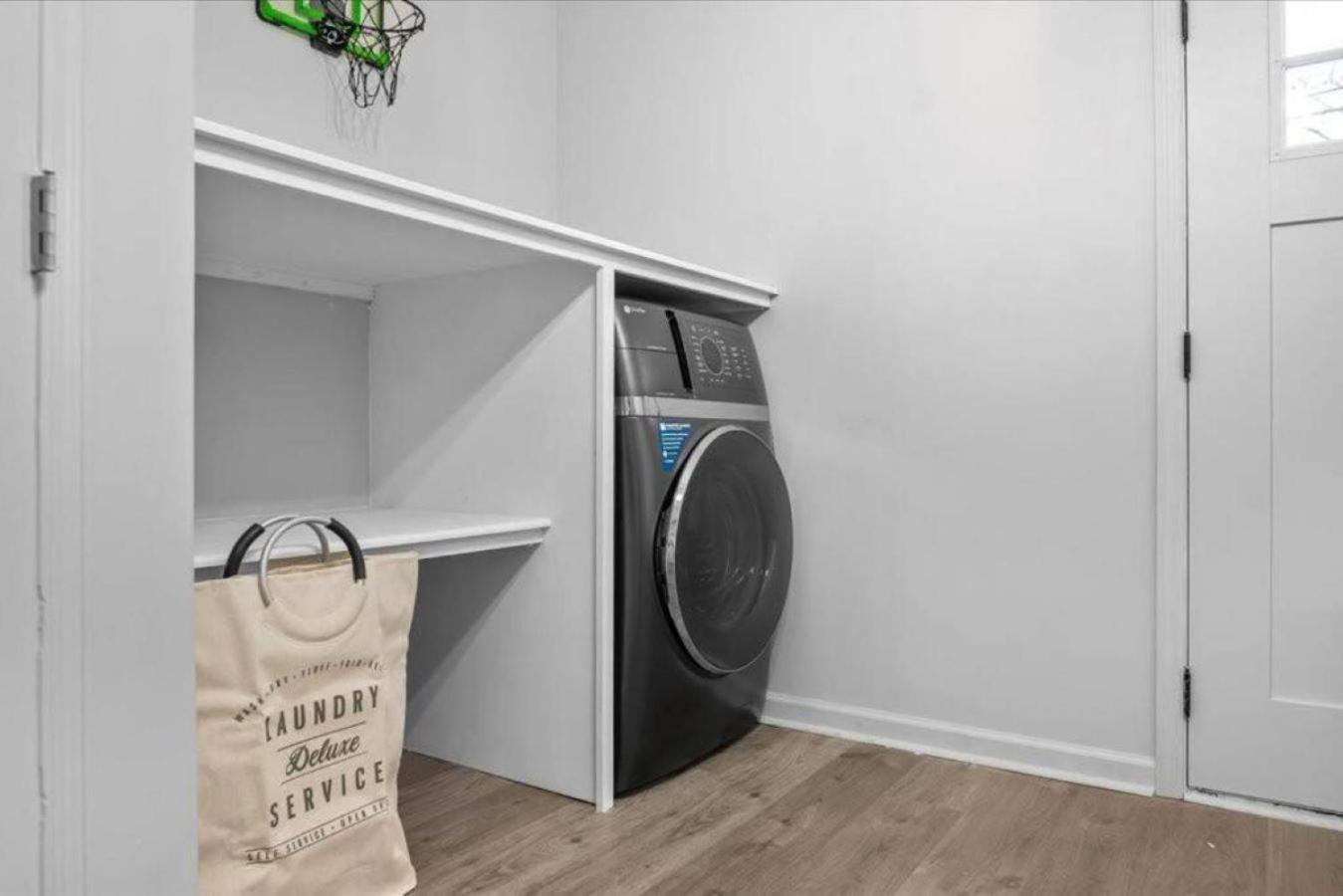 Holiday home 5min To River Street, Dt - Spacious - Free Parking