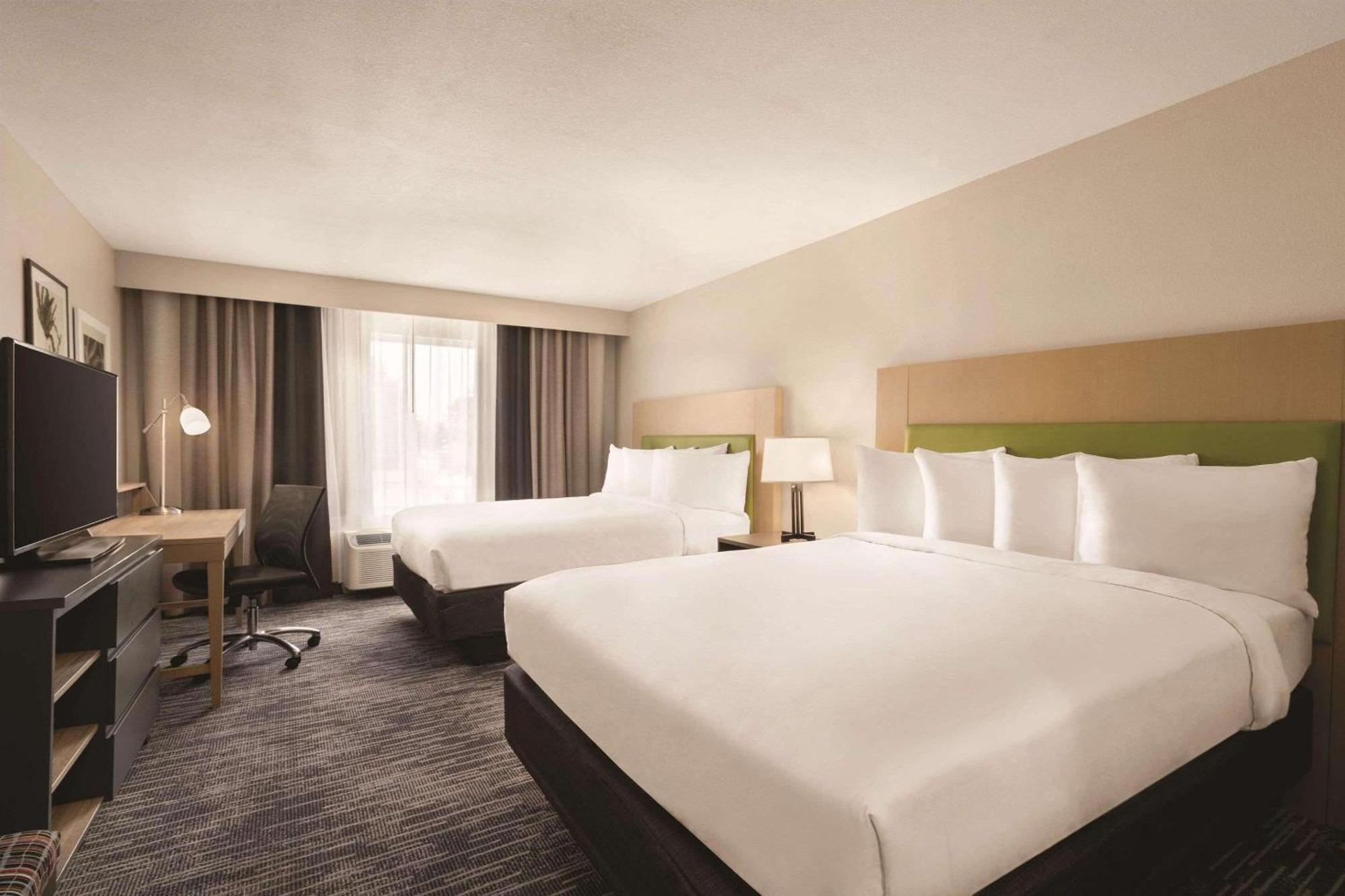 Hotel Country & By Radisson, Midtown, Ga Savannah