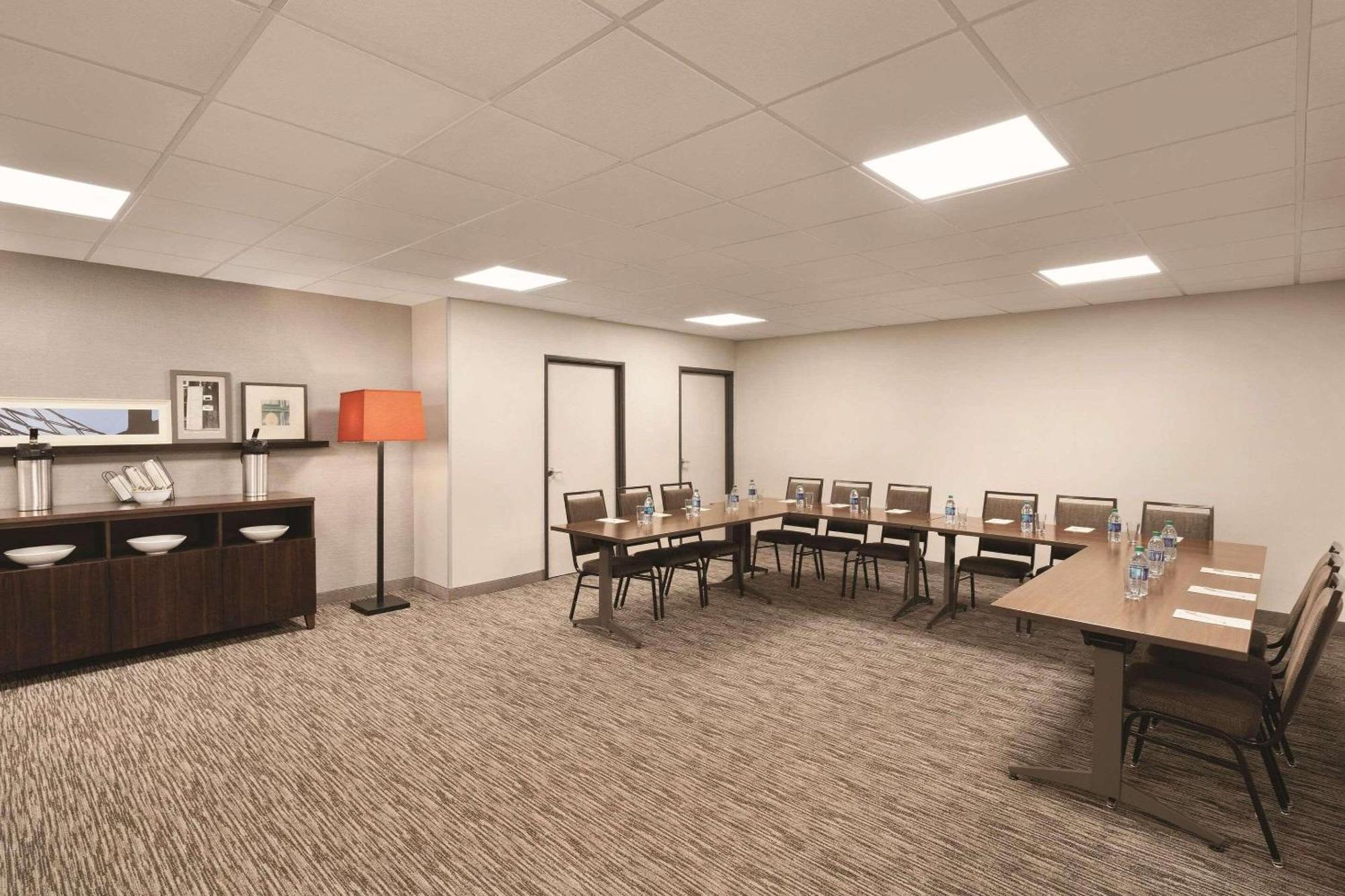 Hotel Country & By Radisson, Midtown, Ga