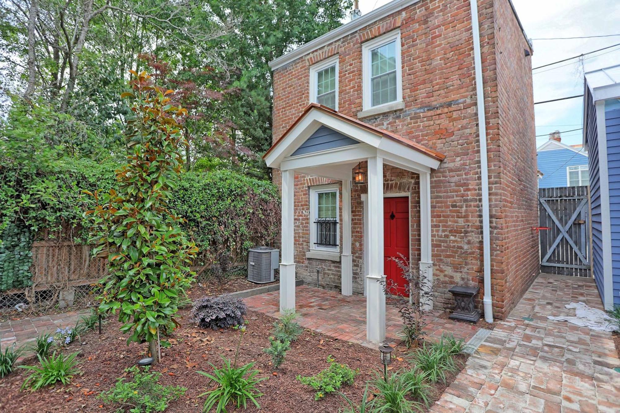 Brick House Apartment *