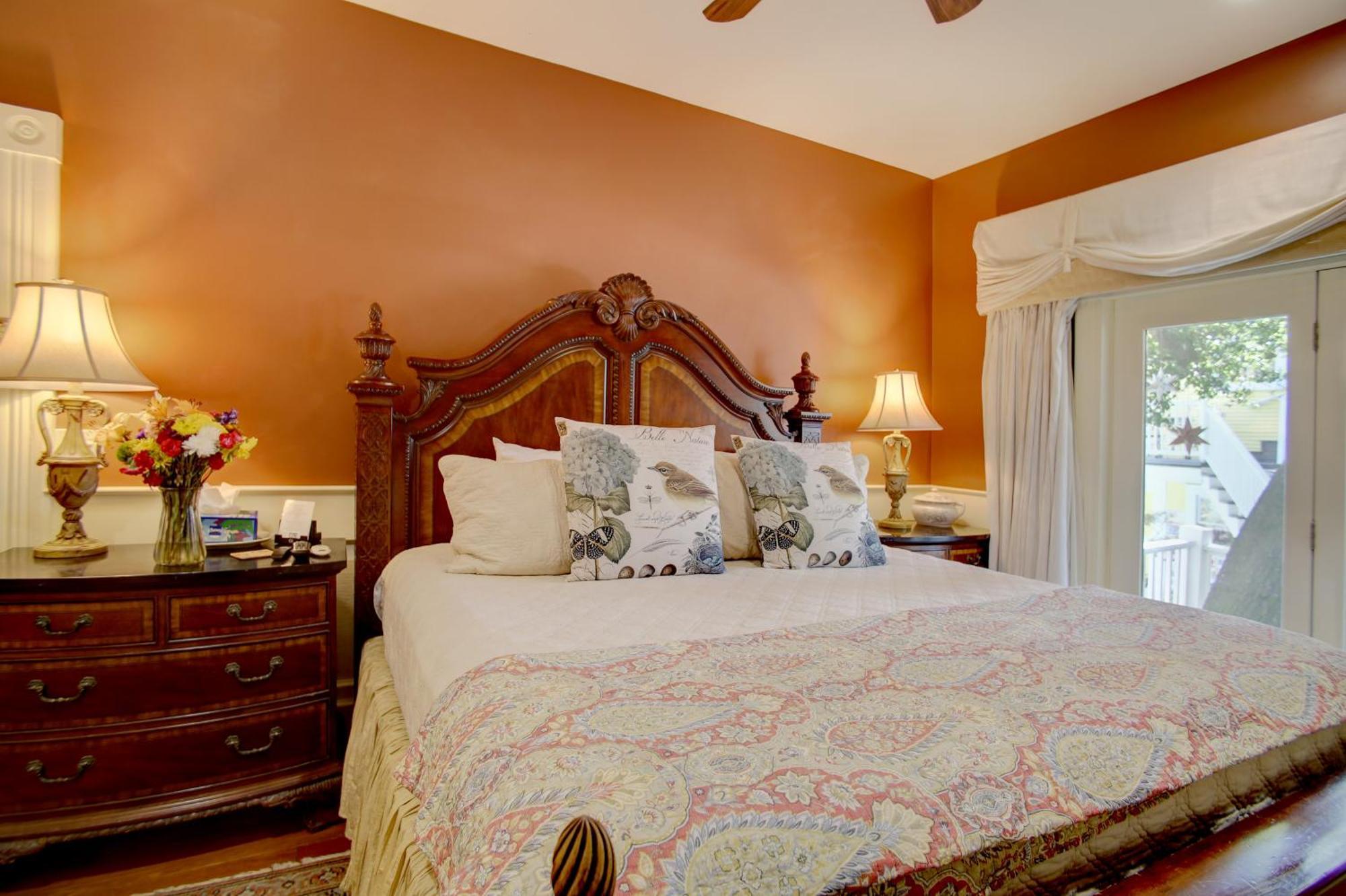 Azalea And Bed & Breakfast Savannah
