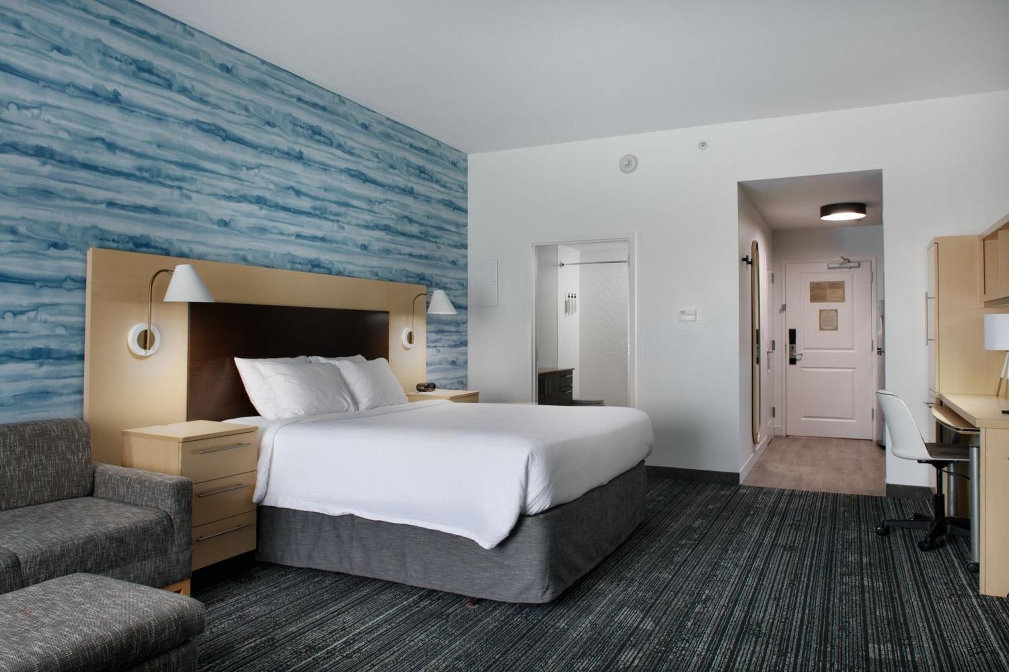 Hotel Towneplace By Marriott Airport