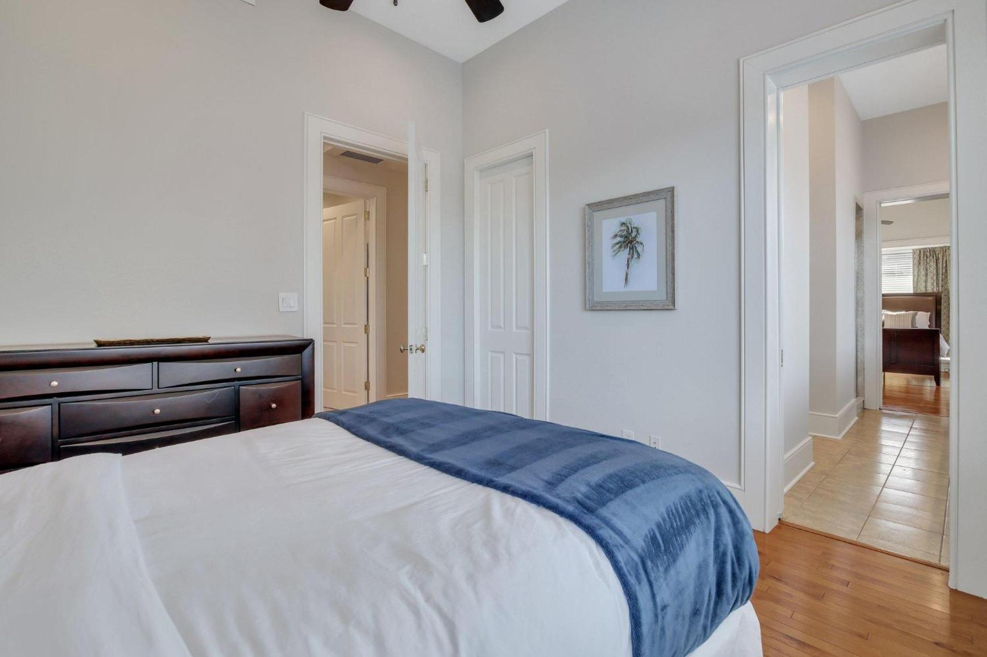 Sky At 300 Drayton Savannah
