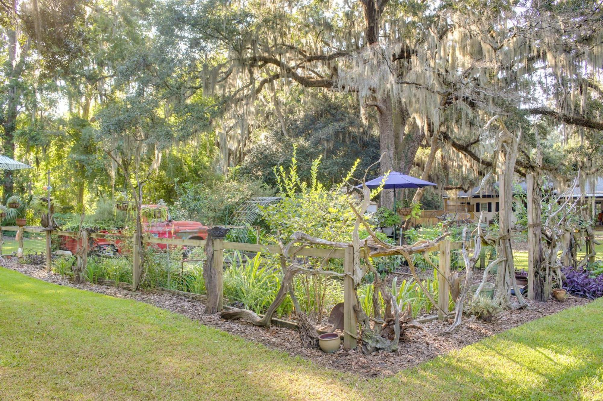 - 5 Mi To Wormsloe Historic Site!