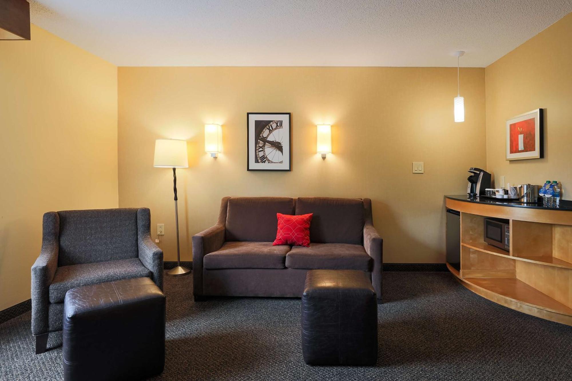 Doubletree By Hilton Airport 4*