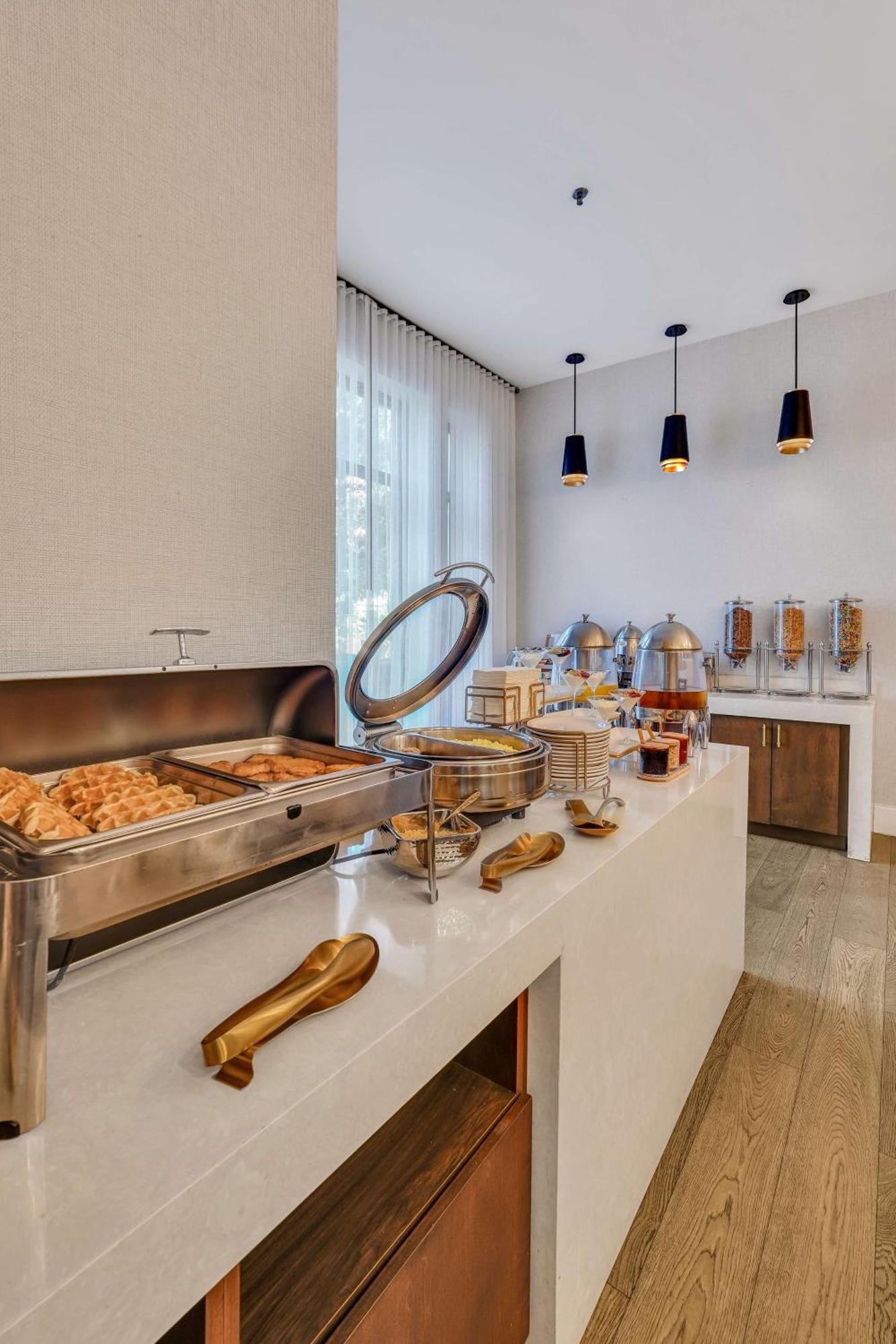 The Bluff Savannah, Tapestry Collection By Hilton Hotel 4*