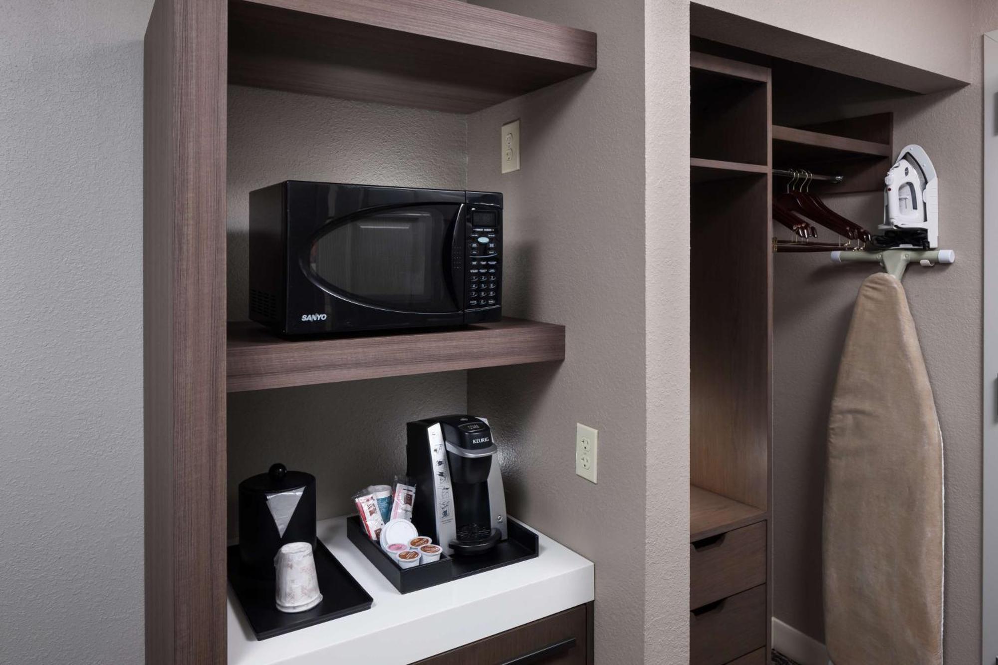 Hotel Hilton Garden Airport 3*