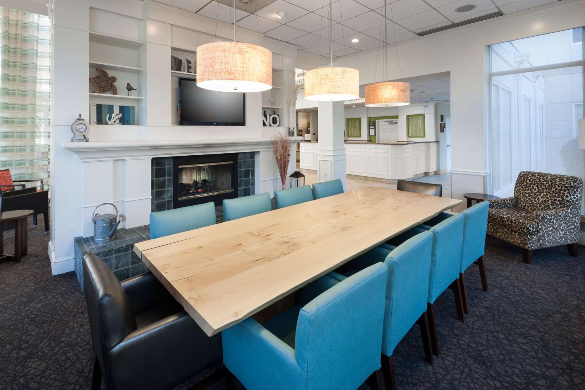 Hilton Garden Airport Hotel 3*