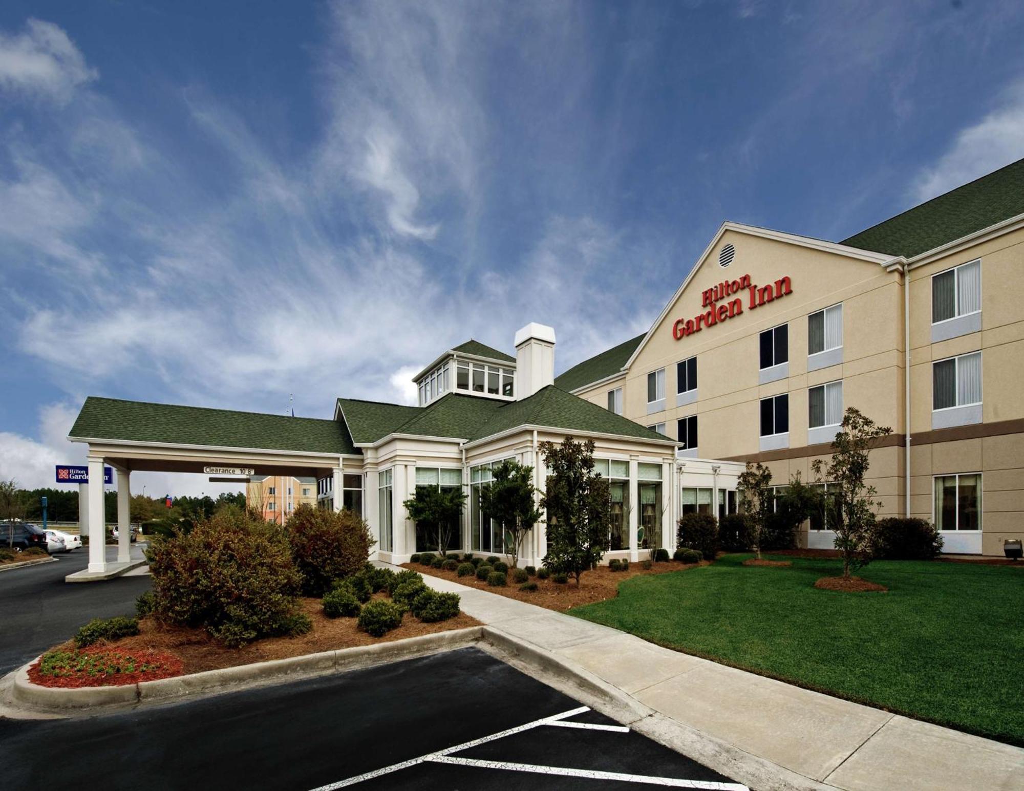 Hilton Garden Airport Hotel 3*