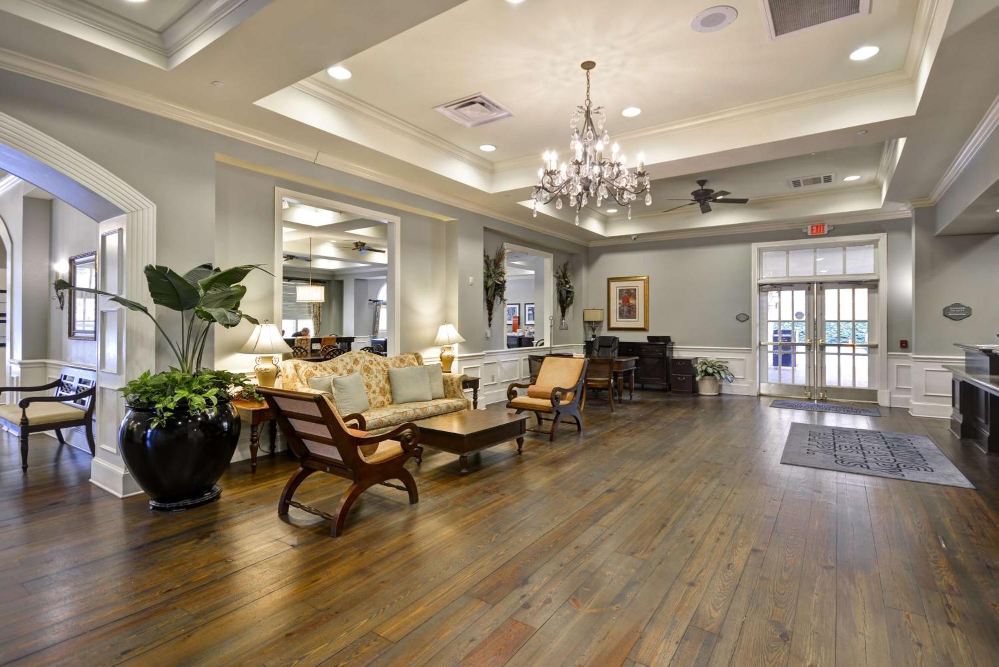 Hampton & Historic District 3*