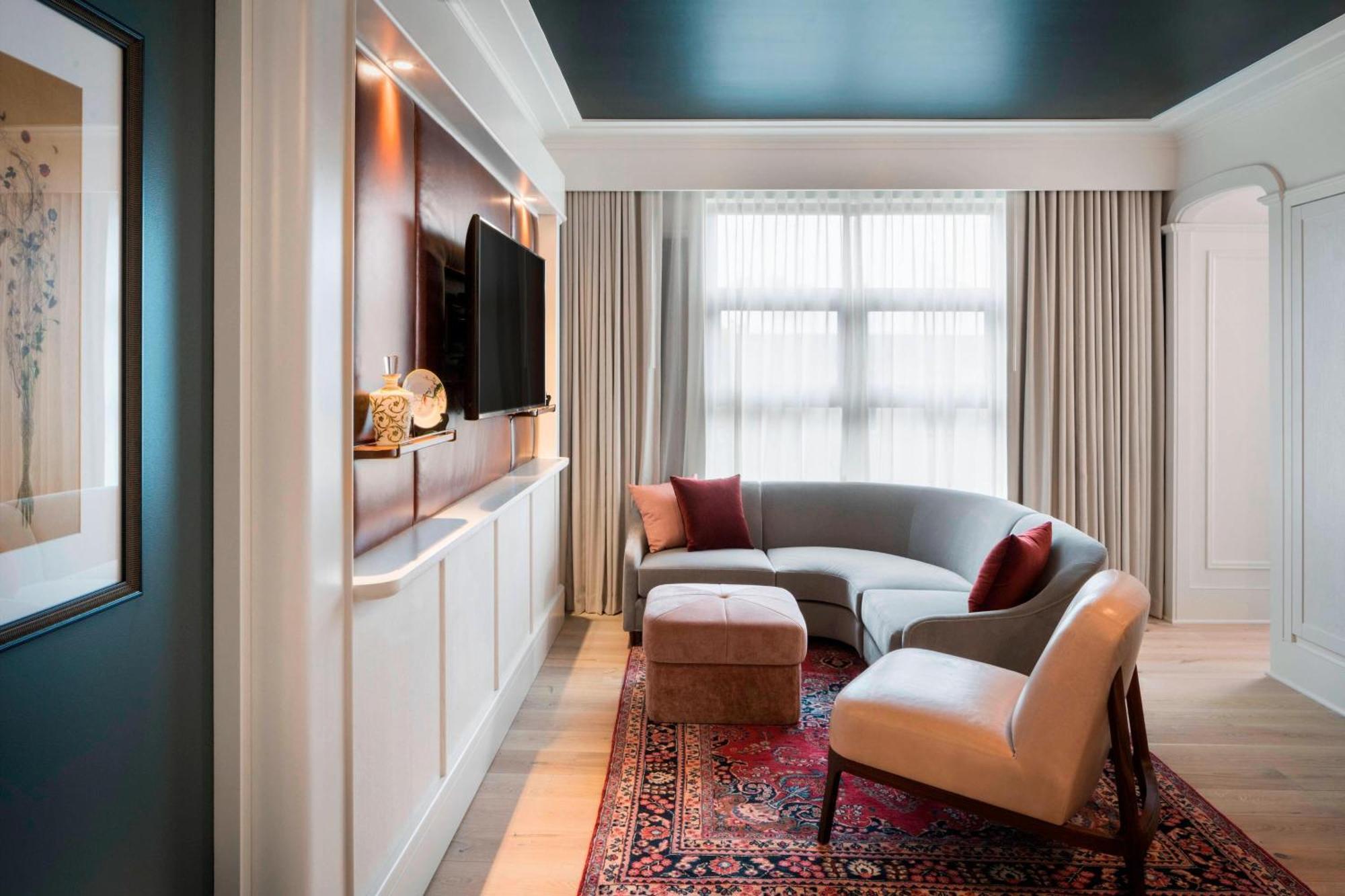 Perry Lane Hotel, A Luxury Collection Hotel, Hotel