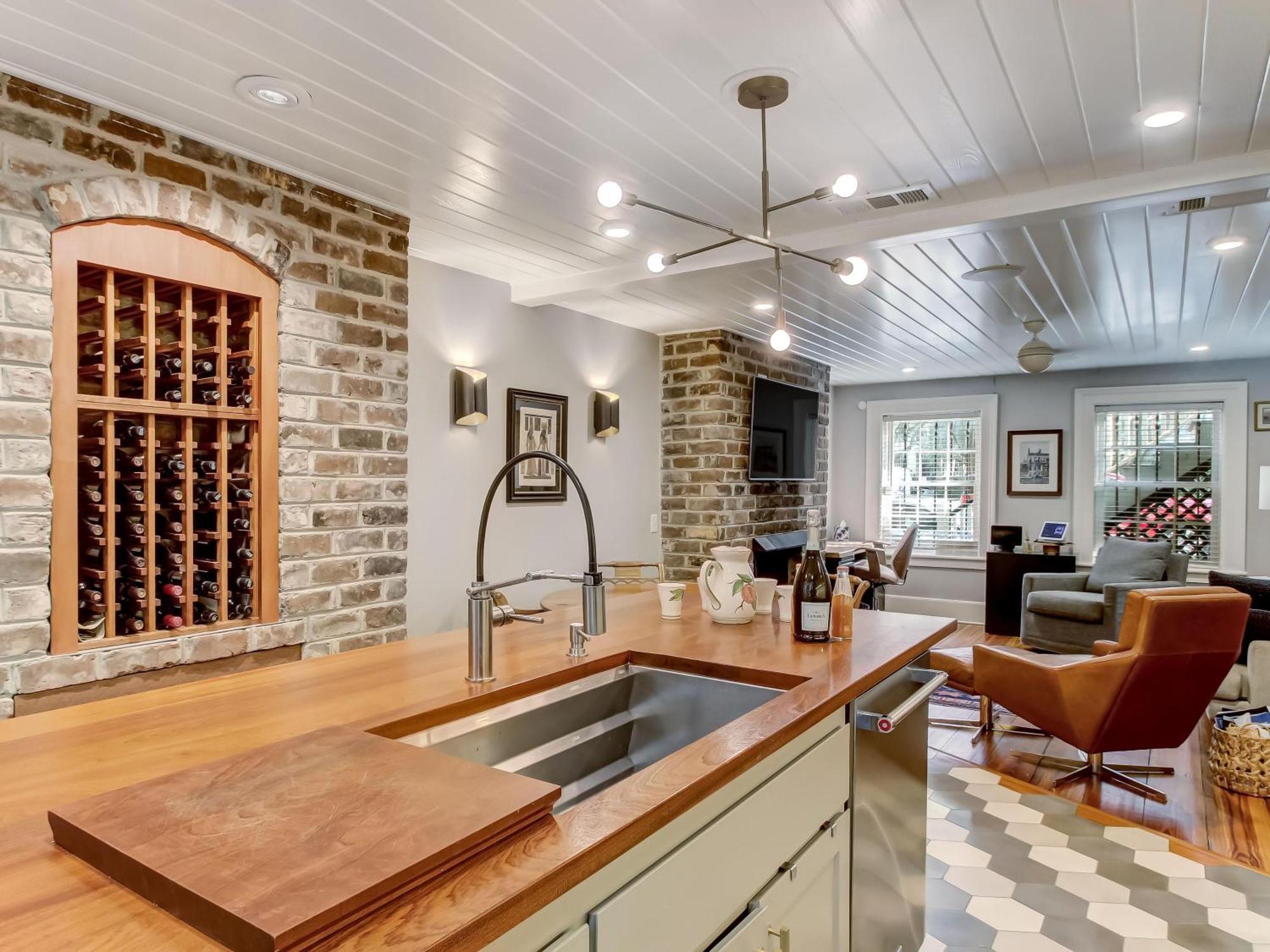 The Laroche Estate On Pulaski Square Holiday home