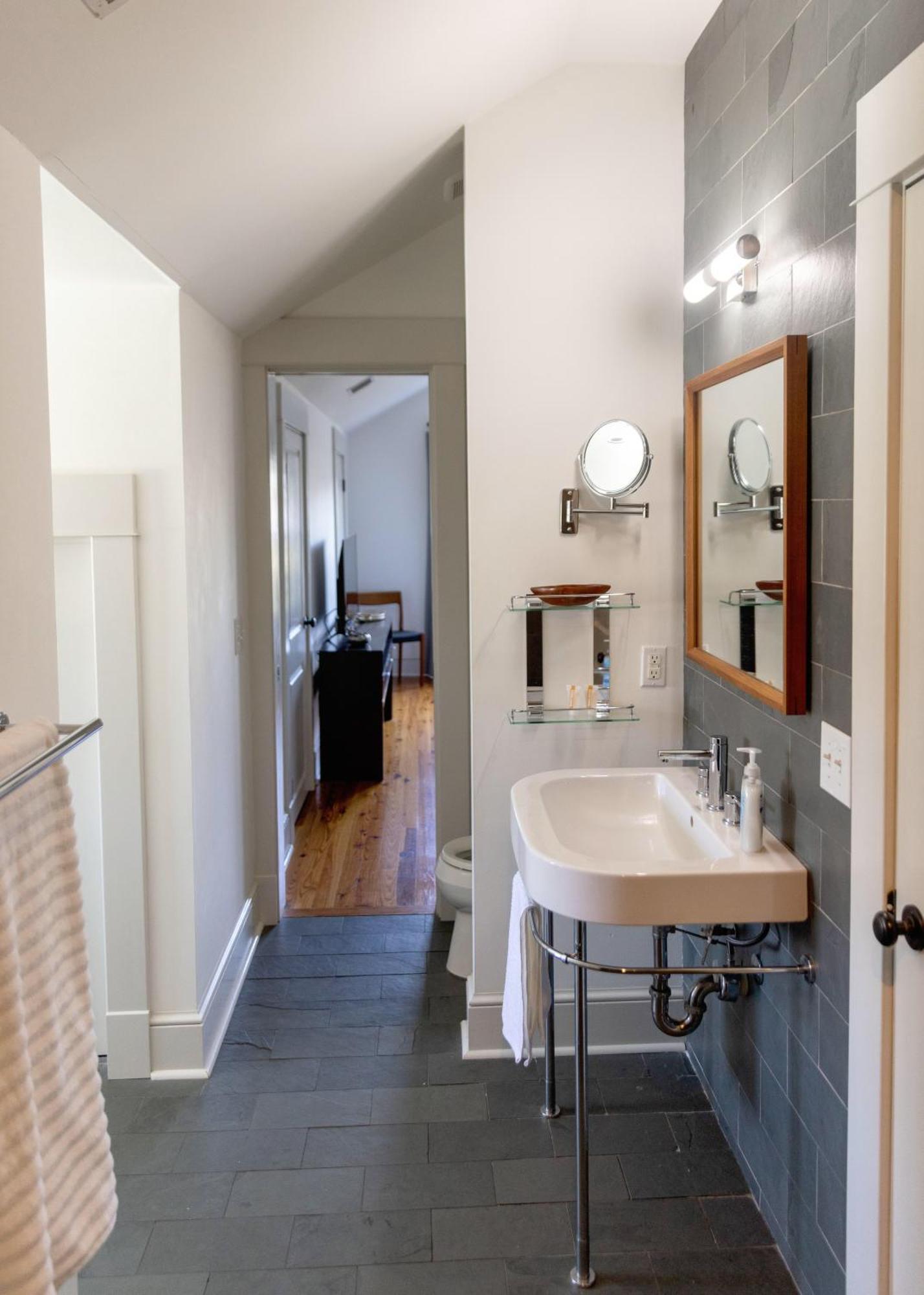 2 King Bedrooms-Luxury On Historic Crawford Square Apartment