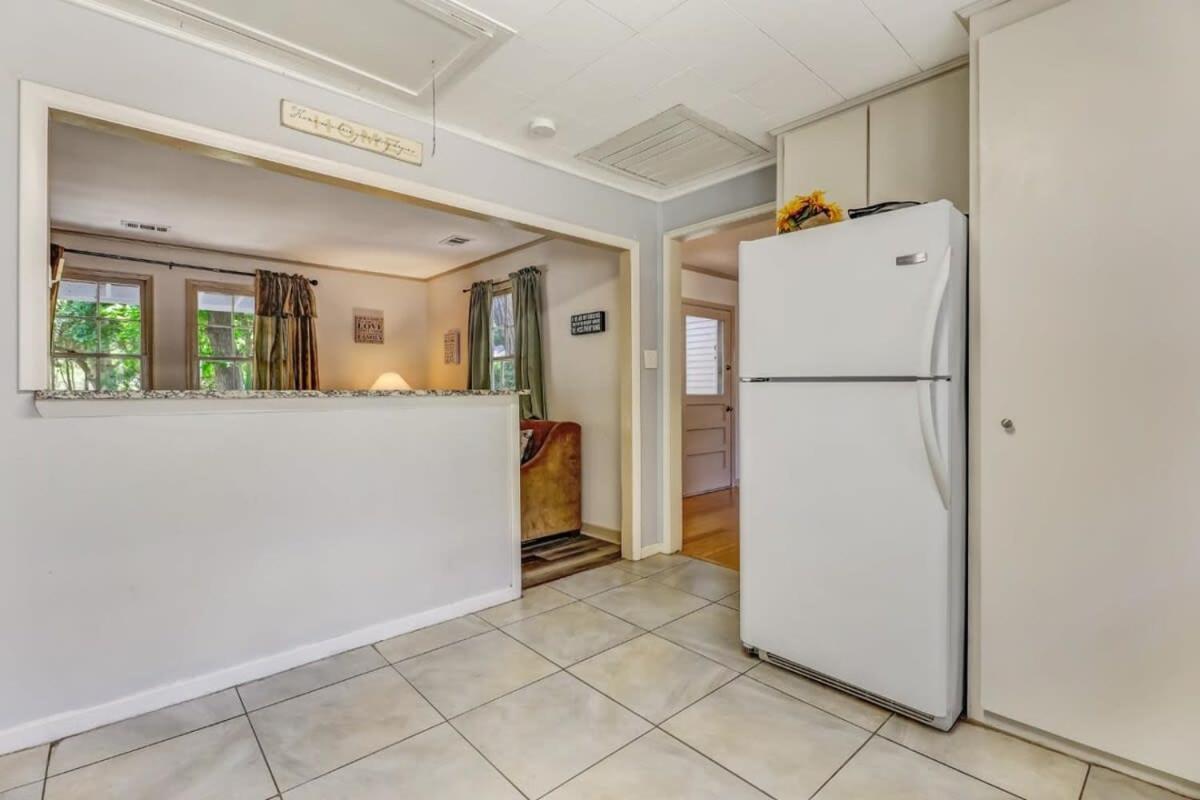 Humbly Happy On Hope Isle-island Feel-large Yard-private Holiday home *