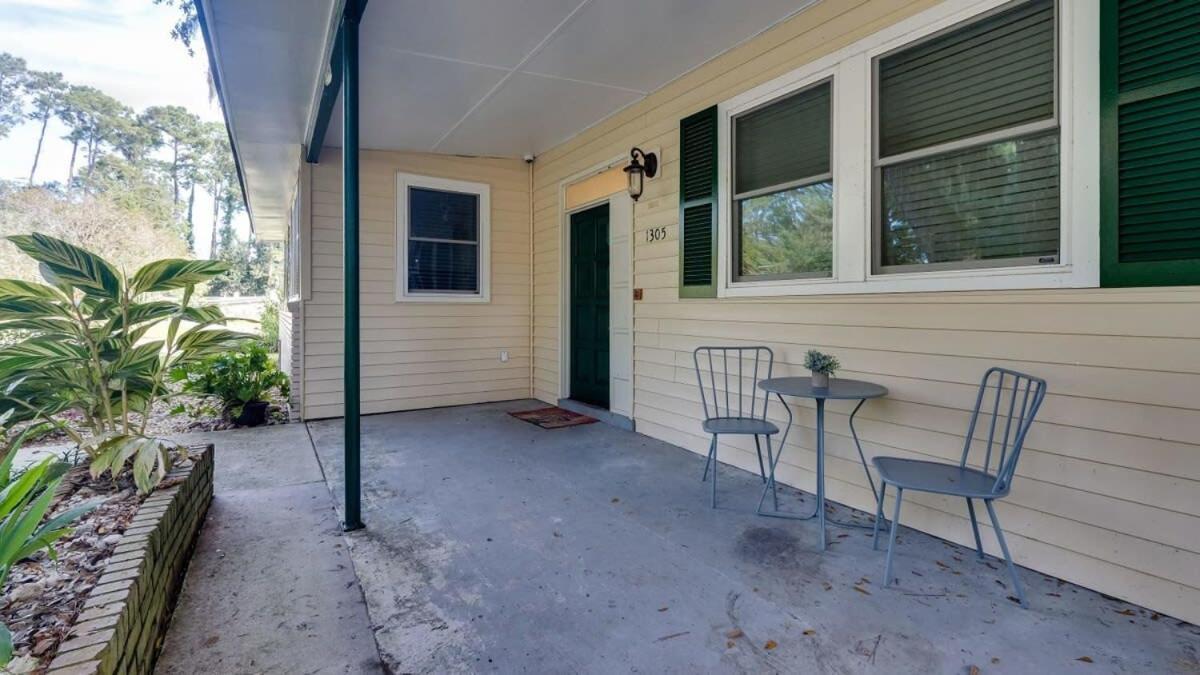 Holiday home Halcyon Hangout-mins To Downtown-ping Pong-pets