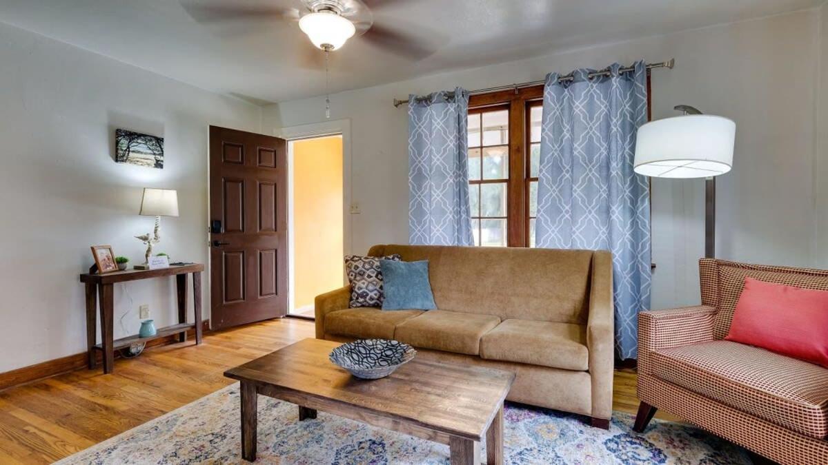 Retro Rainbow At Herb River-highlighter Hideaway #5 Holiday home *