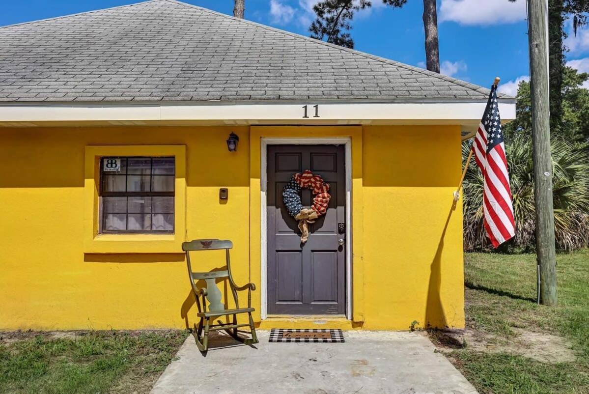 Holiday home Retro Rainbow At Herb River-canary #11 *