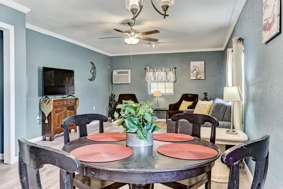 Holiday home Retro Rainbow At Herb River-canary #11 Savannah