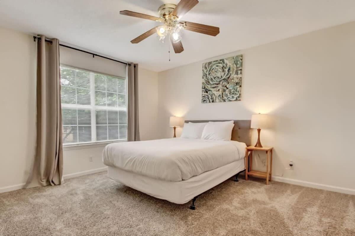 Fenced Yard Lovely At Laurelwood * Savannah