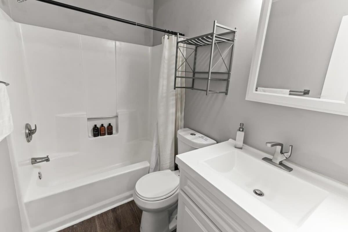 Holiday home Near Downtown Parks Dining Laid-back On Leghorn