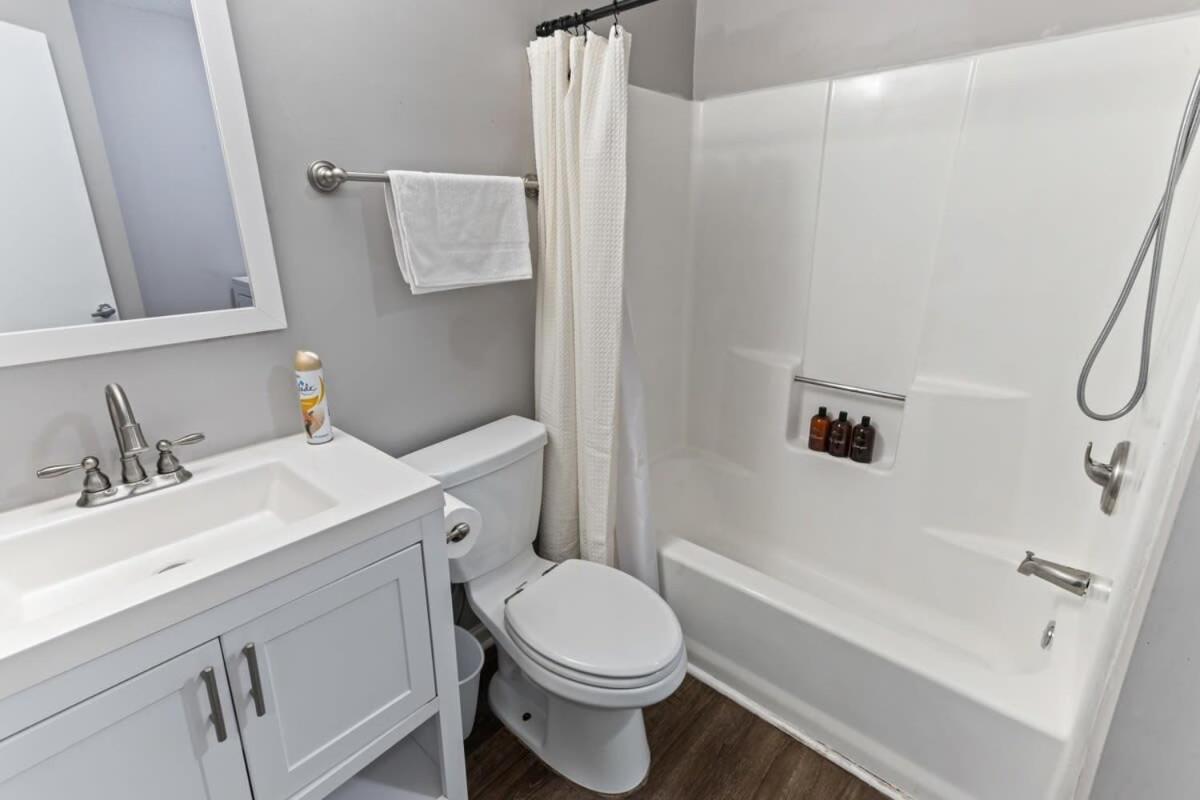 Holiday home Near Downtown Parks Dining Laid-back On Leghorn