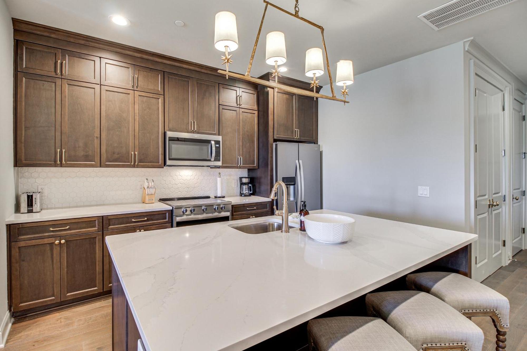 Idyllic With River Views! Apartment Savannah