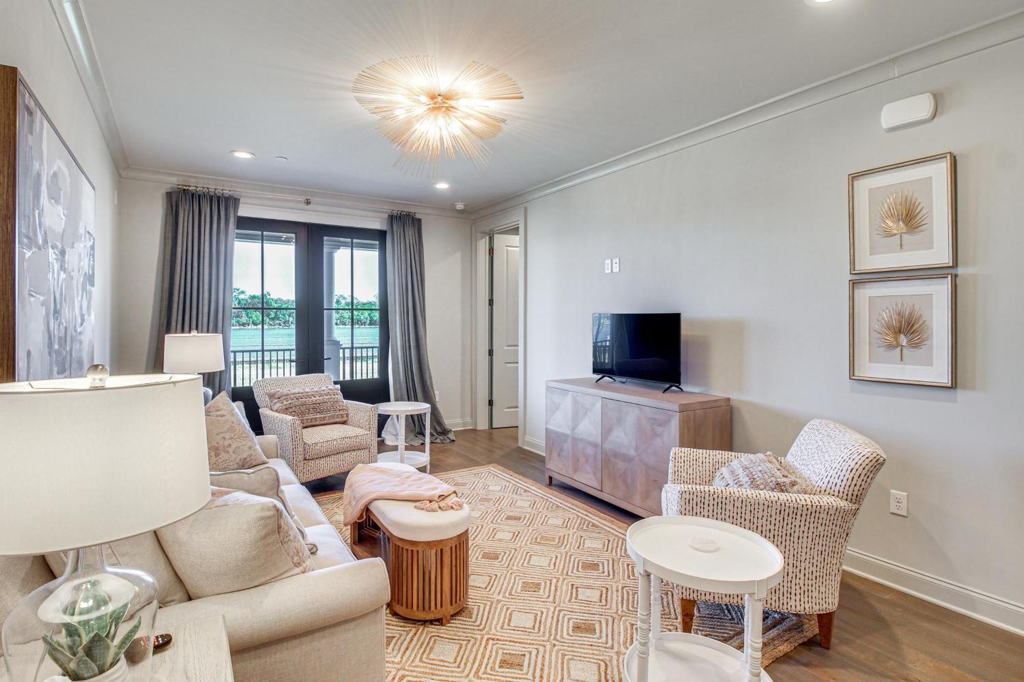 Idyllic With River Views! Apartment
