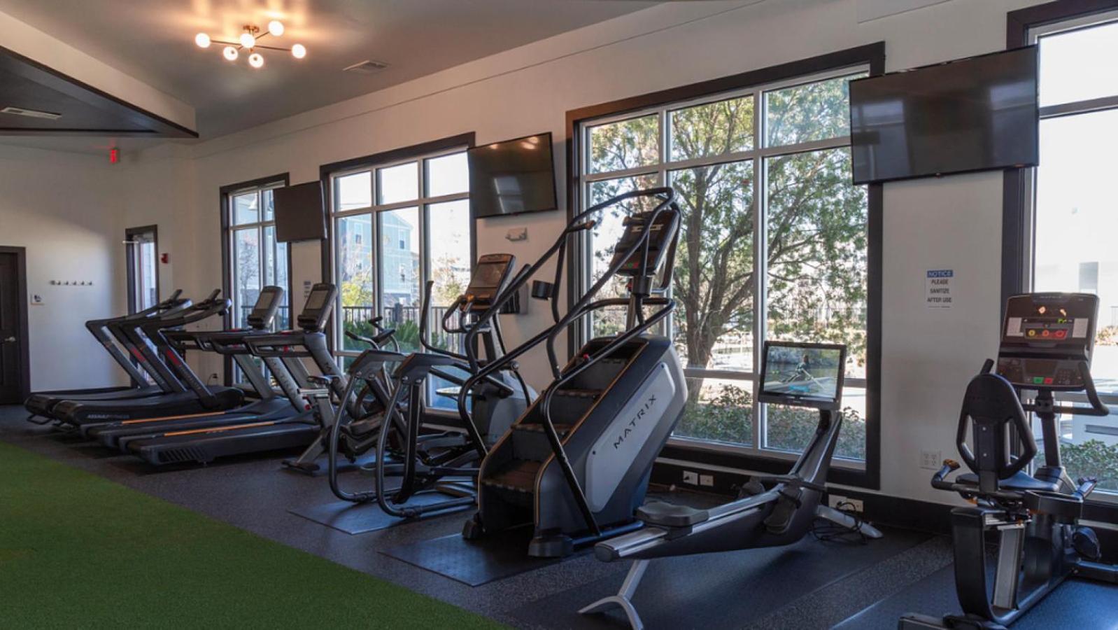 Landing At Latitude At Godley Station - 1 Bedroom In * Savannah