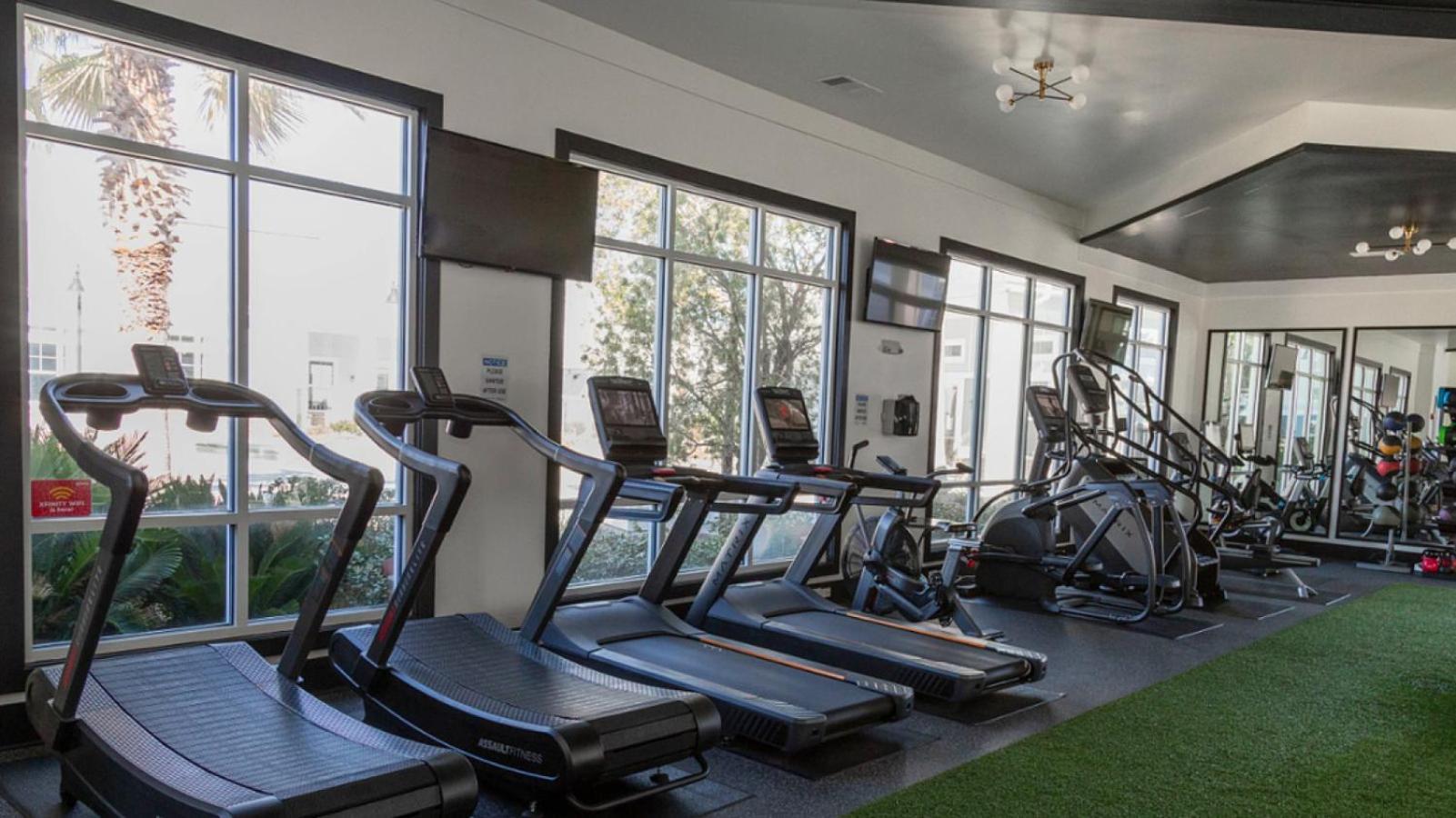 Landing At Latitude At Godley Station - 1 Bedroom In Apartment *