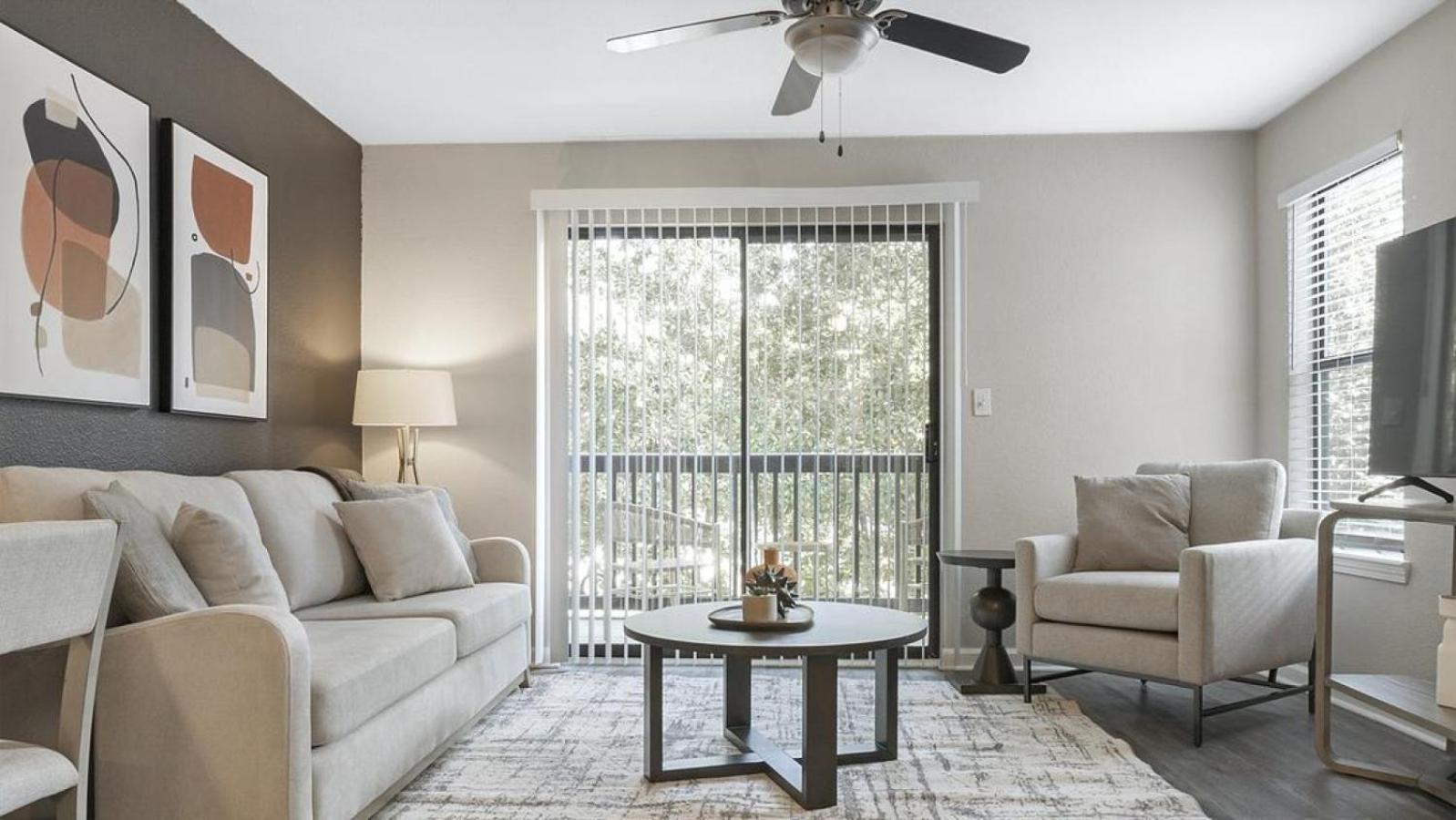 Landing At Latitude At Godley Station - 1 Bedroom In * Savannah