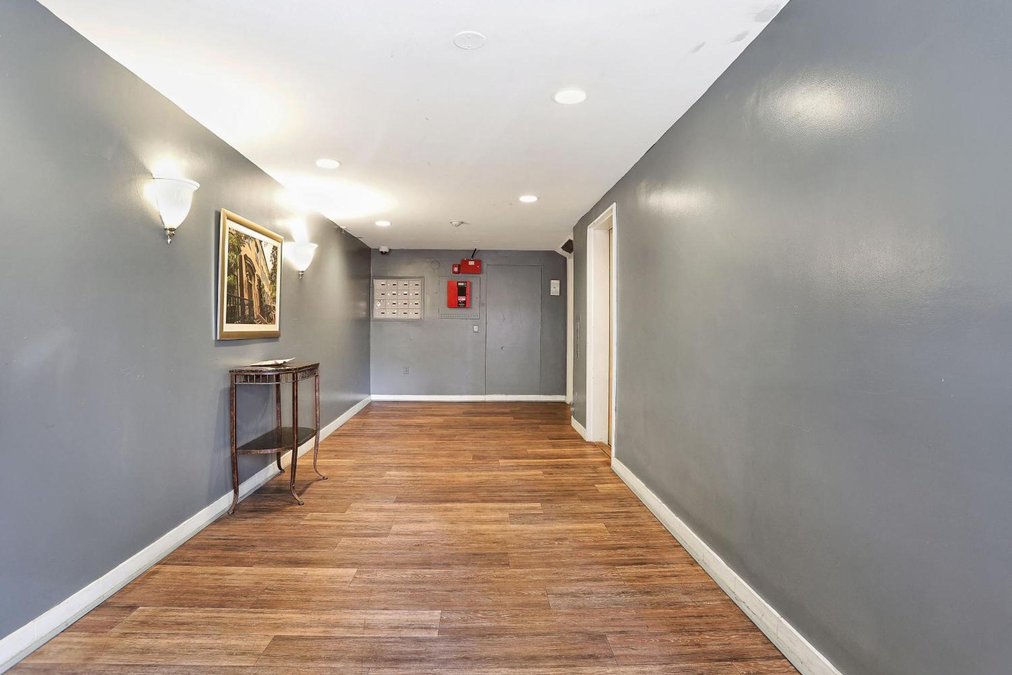 Corner View Broughton Penthouse With Free Reserved Parking Apartment