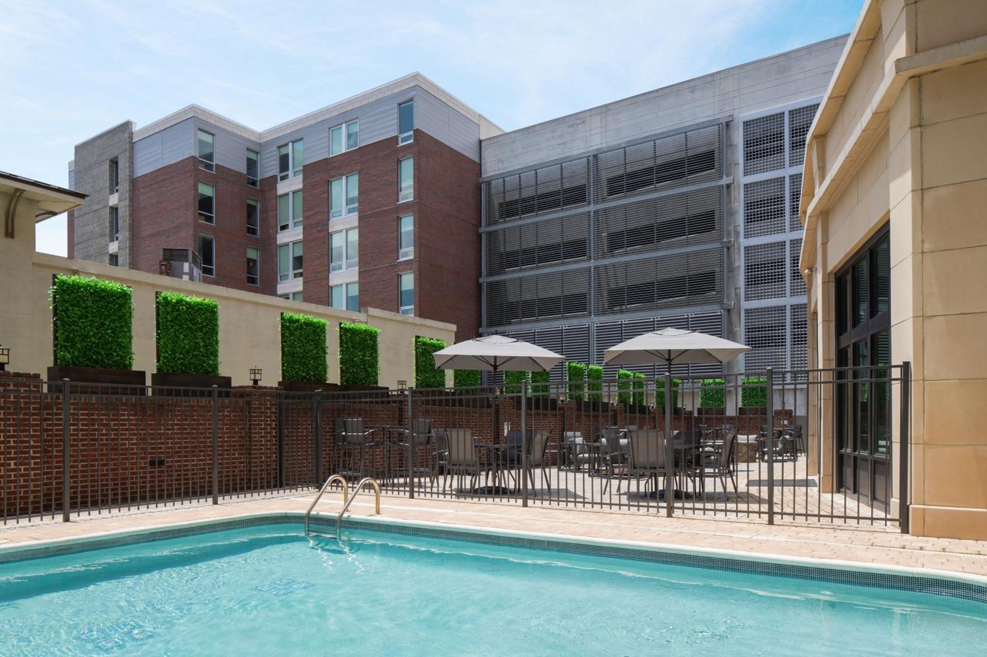Hotel Fairfield & By Marriott Downtown Historic District Savannah