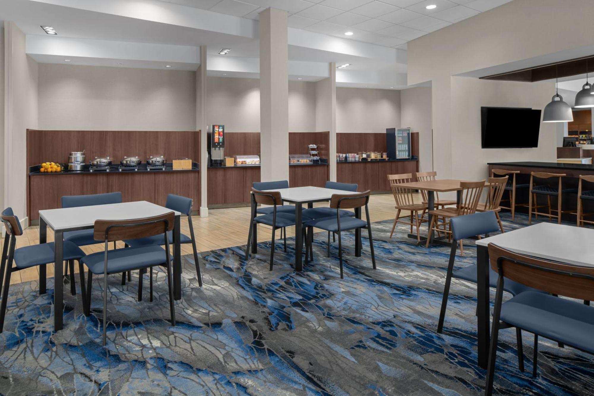 Fairfield & By Marriott Downtown Historic District Savannah