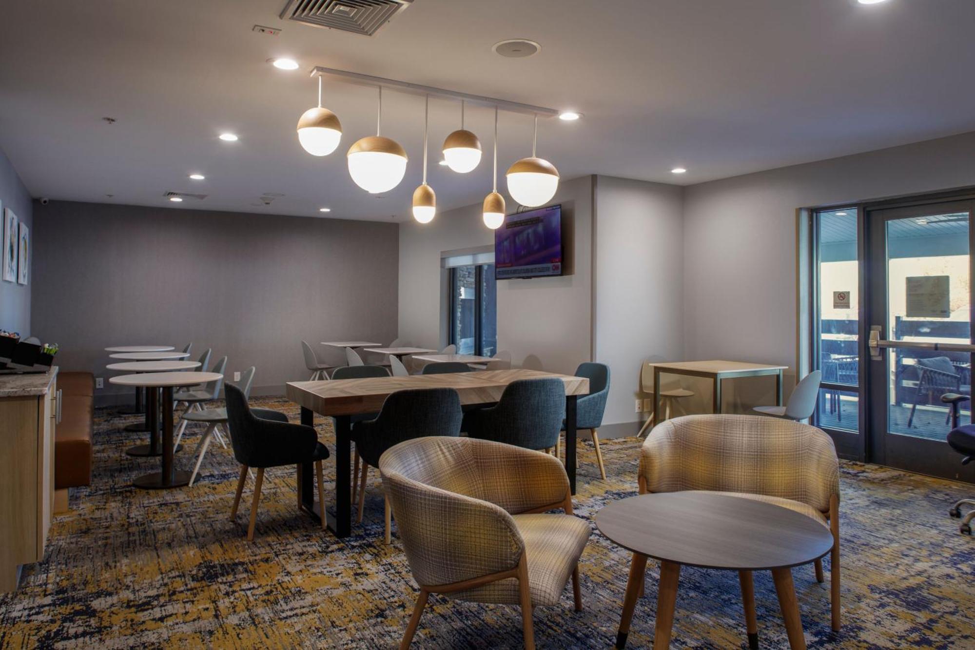 Towneplace By Marriott Airport 3*