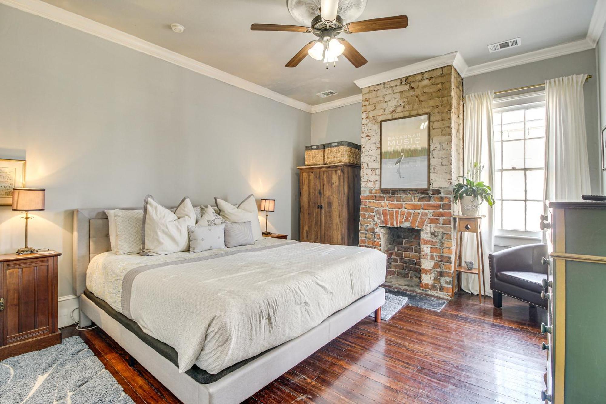 Holiday home Historic Walkable Location! *