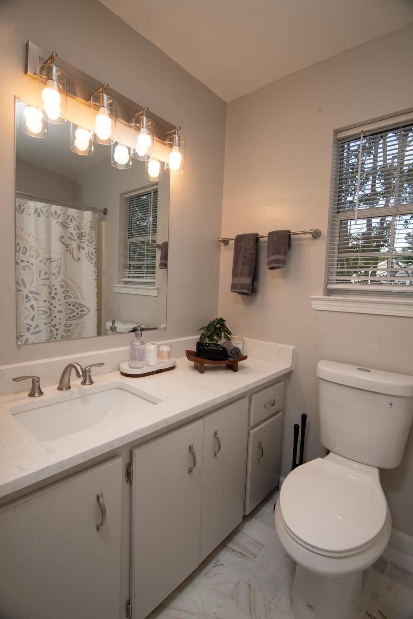 Lakefront Retreat Near Tybee With King Bed And Free Parking *