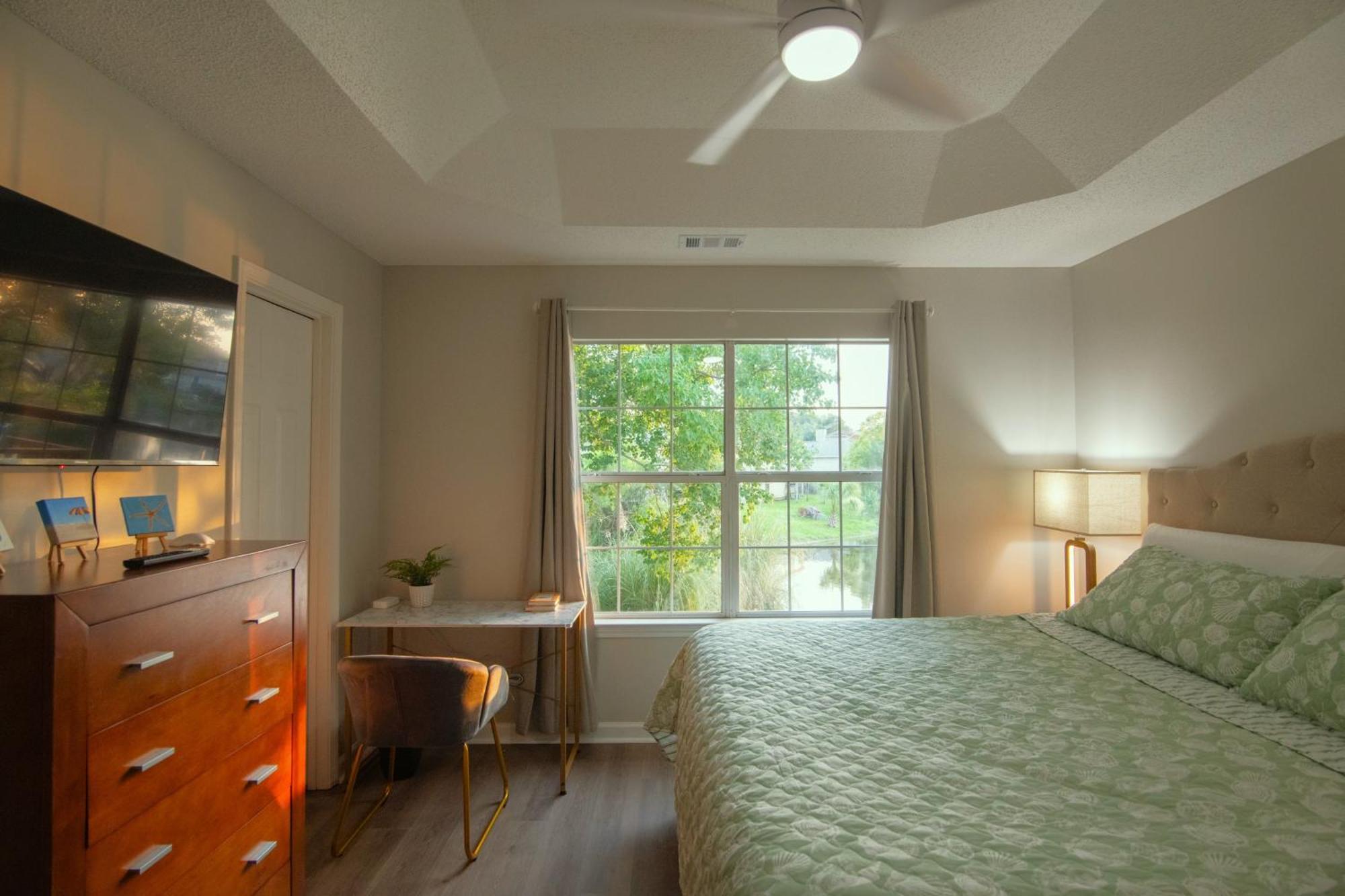 Lakefront Retreat Near Tybee With King Bed And Free Parking Holiday home *