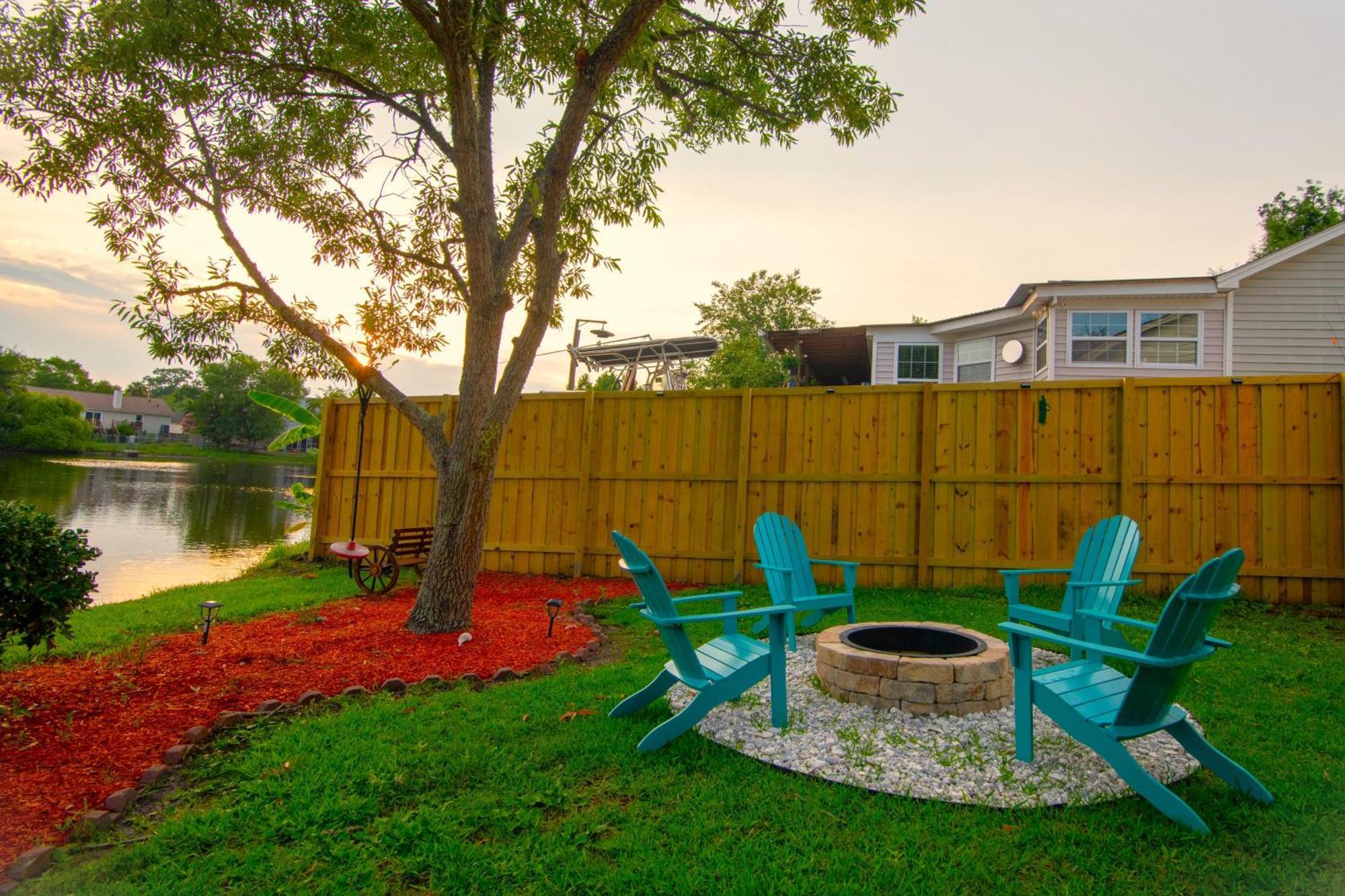 Holiday home Lakefront Retreat Near Tybee With King Bed And Free Parking *