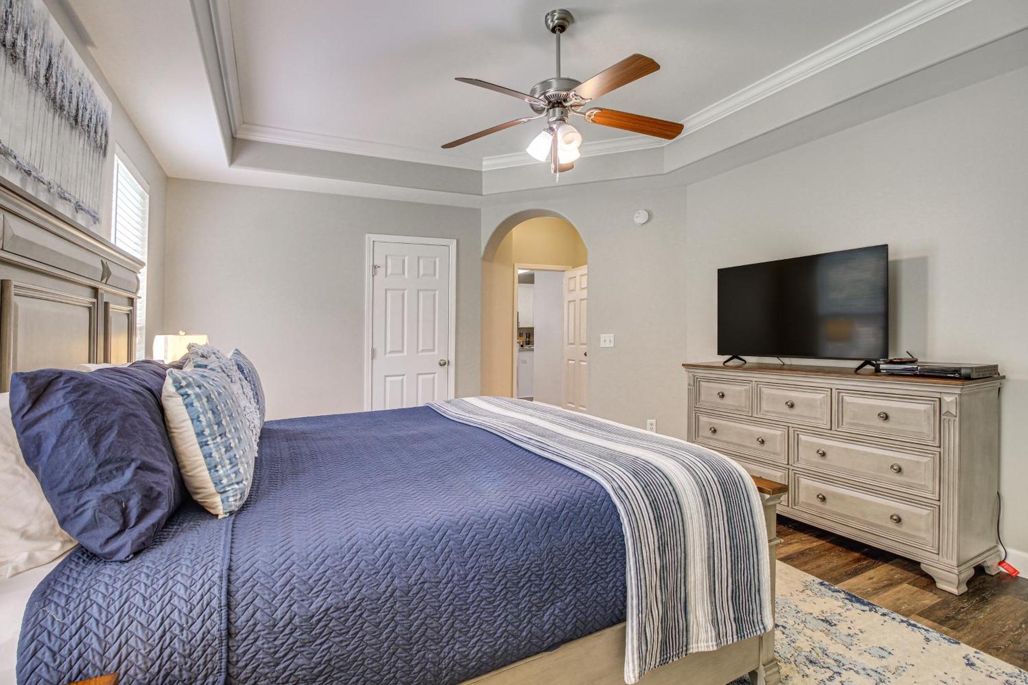 Holiday home Spacious Pooler With Family-friendly Perks *