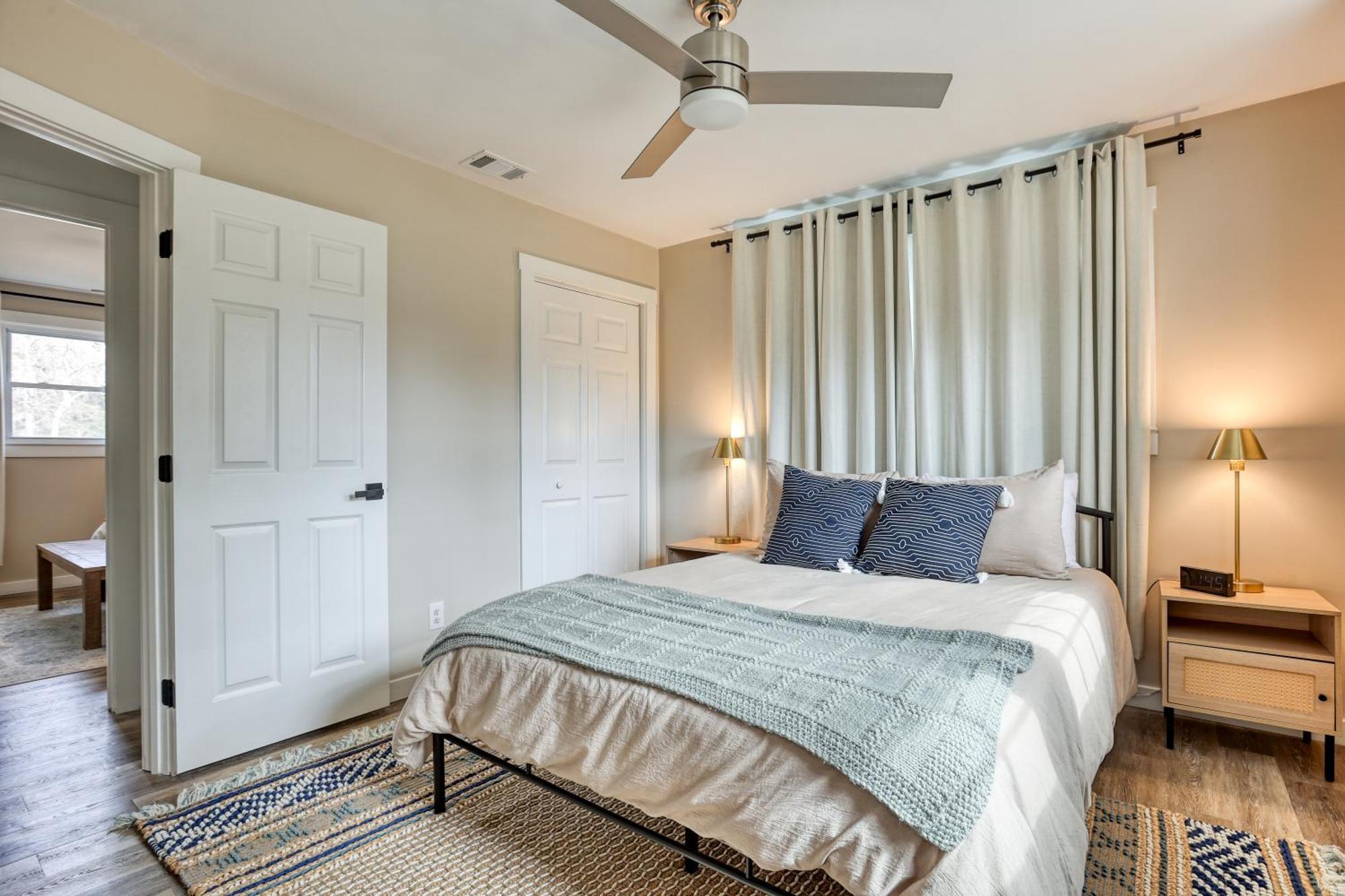 The Mariners Rest, Near Downtown, Coastal Charm
