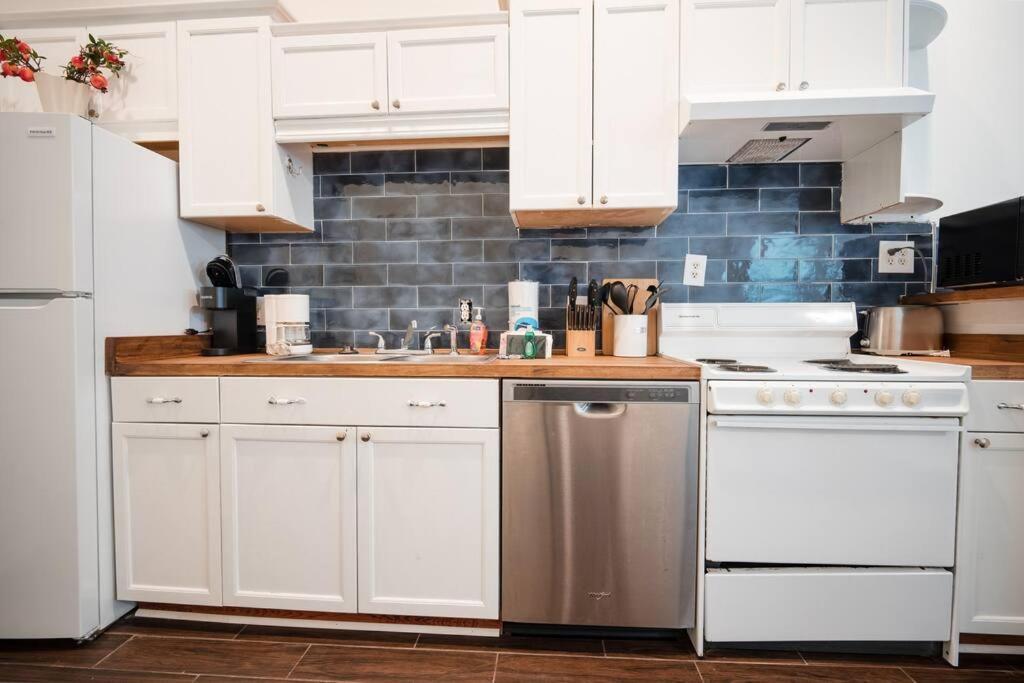 2br Chic Duplex - Firepit - Perfect For Travel Apartment *
