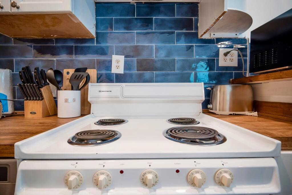2br Chic Duplex - Firepit - Perfect For Travel * Savannah
