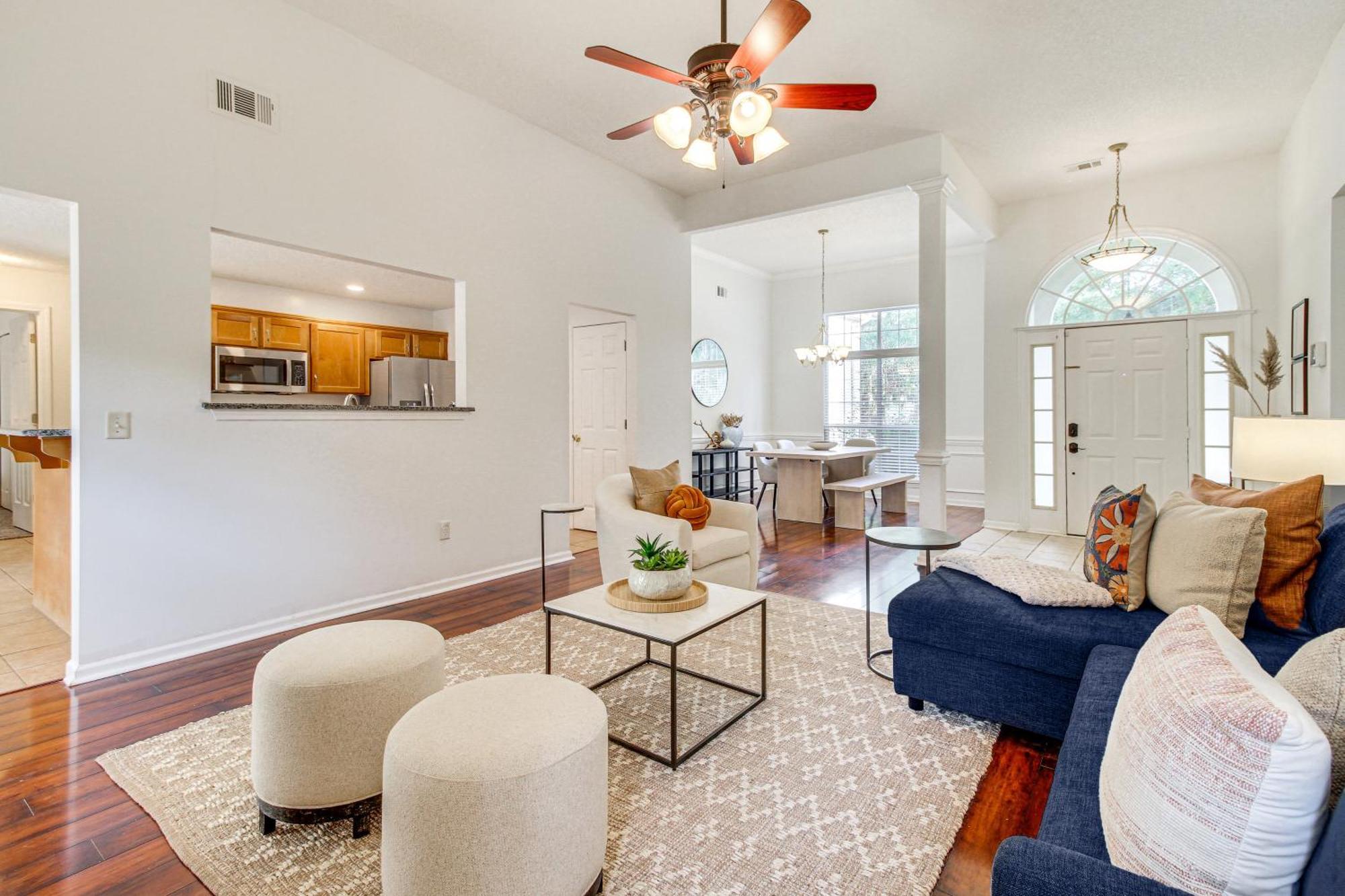Pet-friendly With Cozy Fireplace!