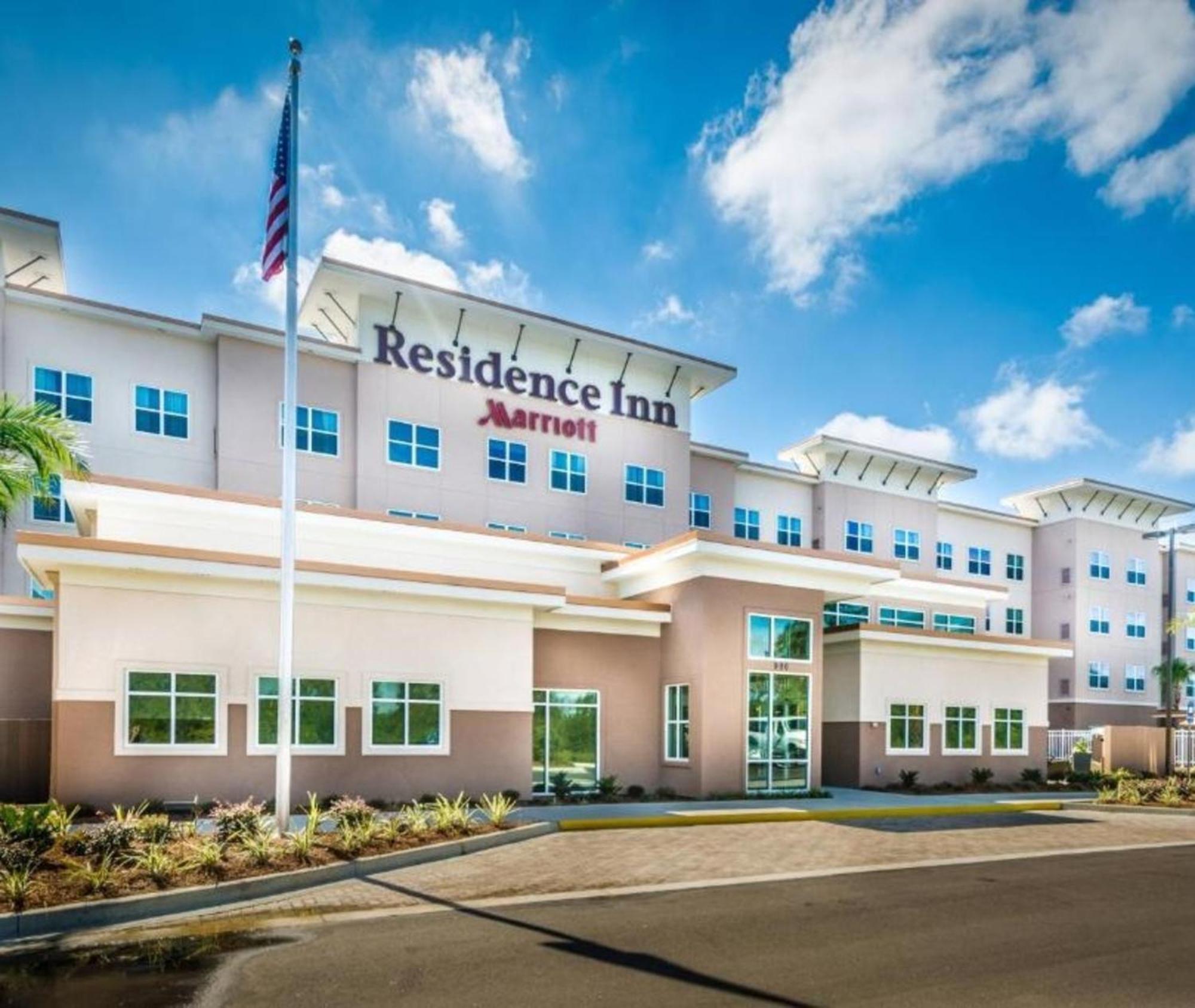 By Marriott Airport 3* Savannah