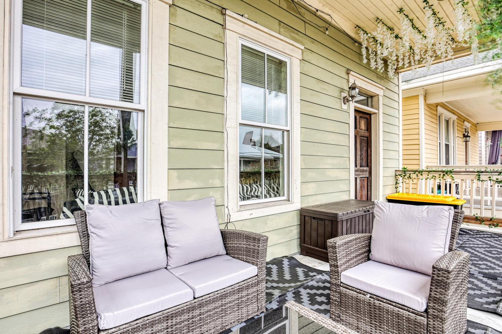 14 Ppl, Spacious Backyard, Hammock, Fitness Equipment, Near Down Town *