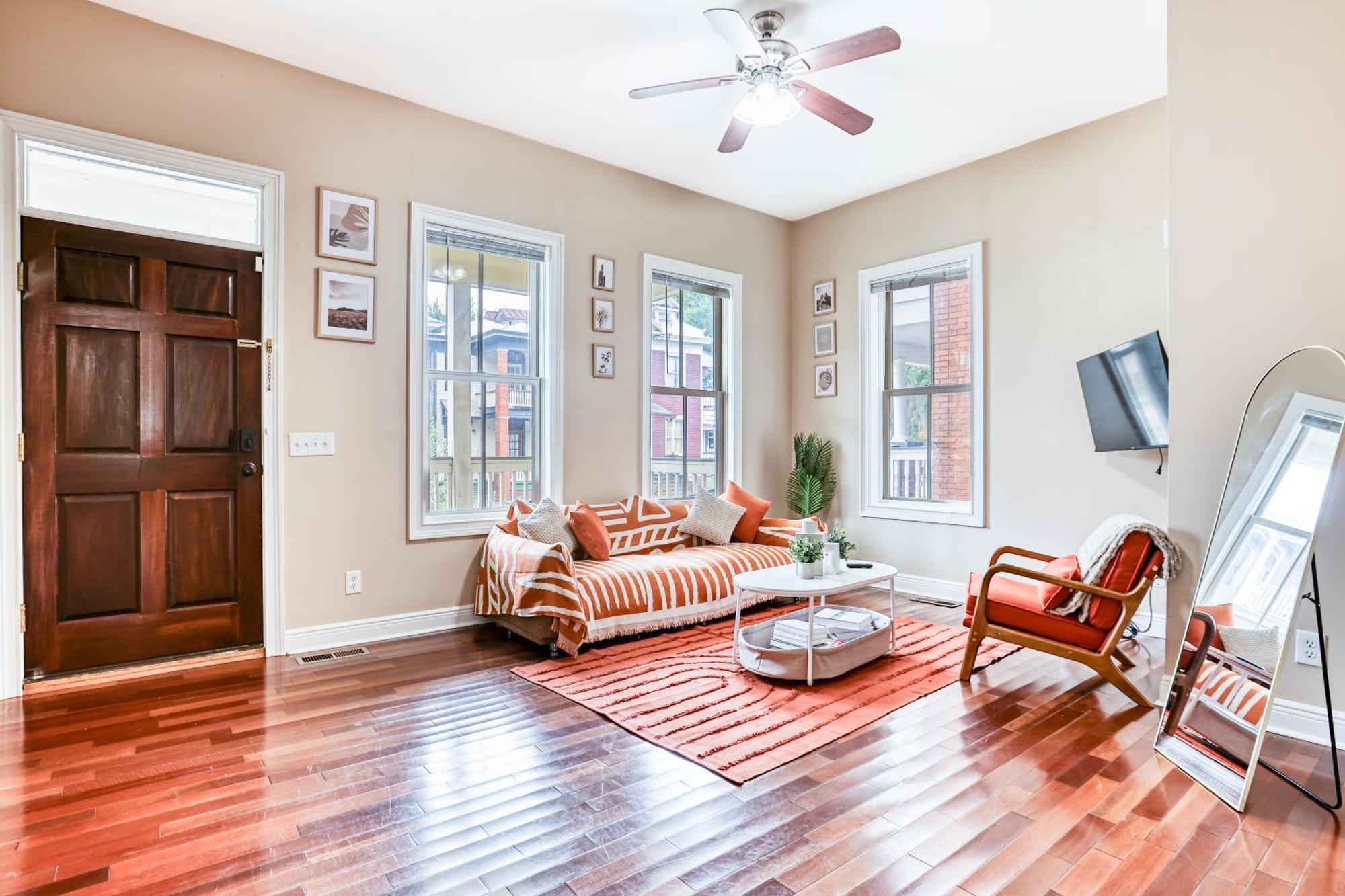 7 Ppl, Down Town, Spacious Backyard & Bbq Savannah