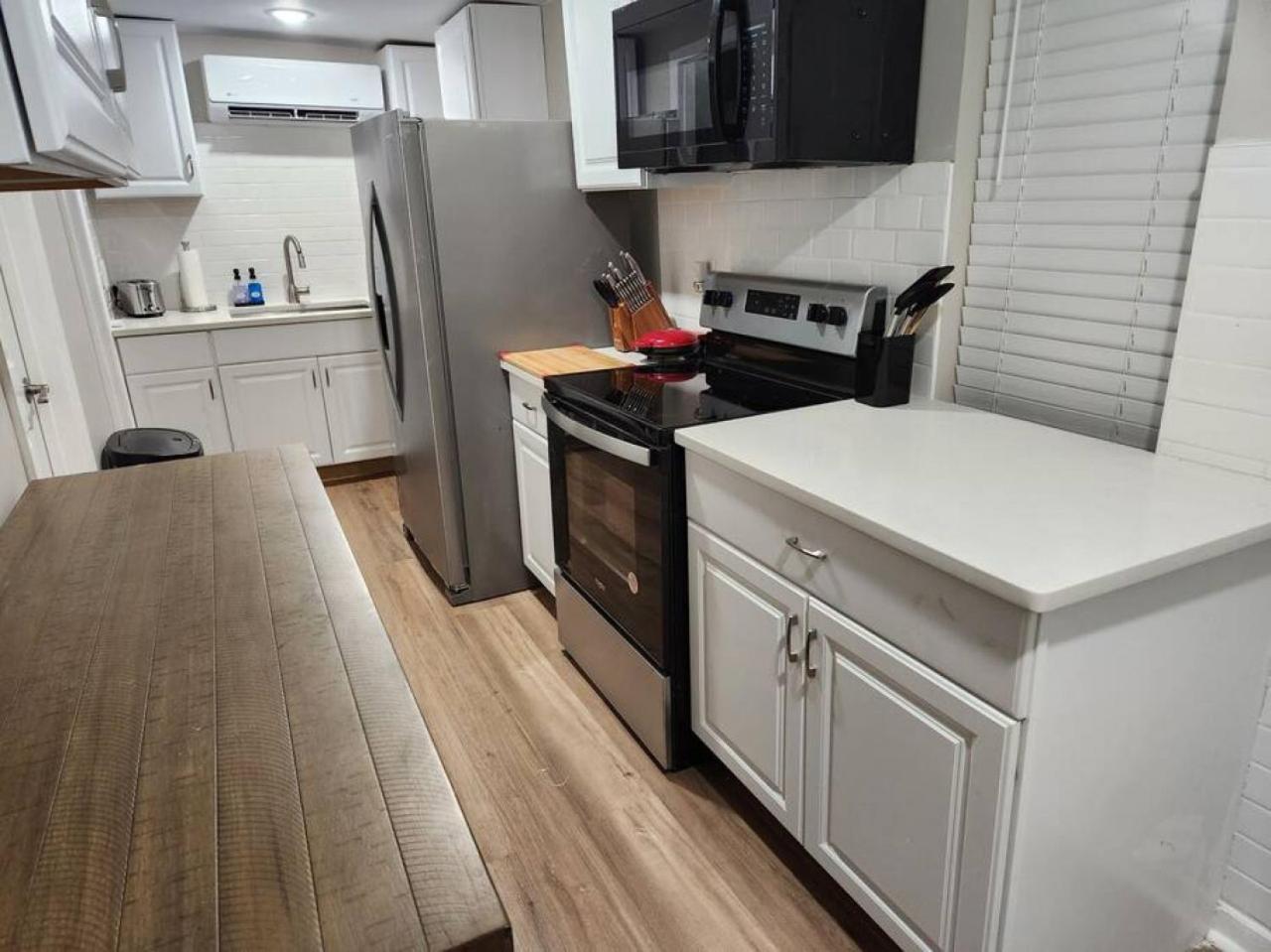 Stylish 1br Near Heart Of Town Savannah